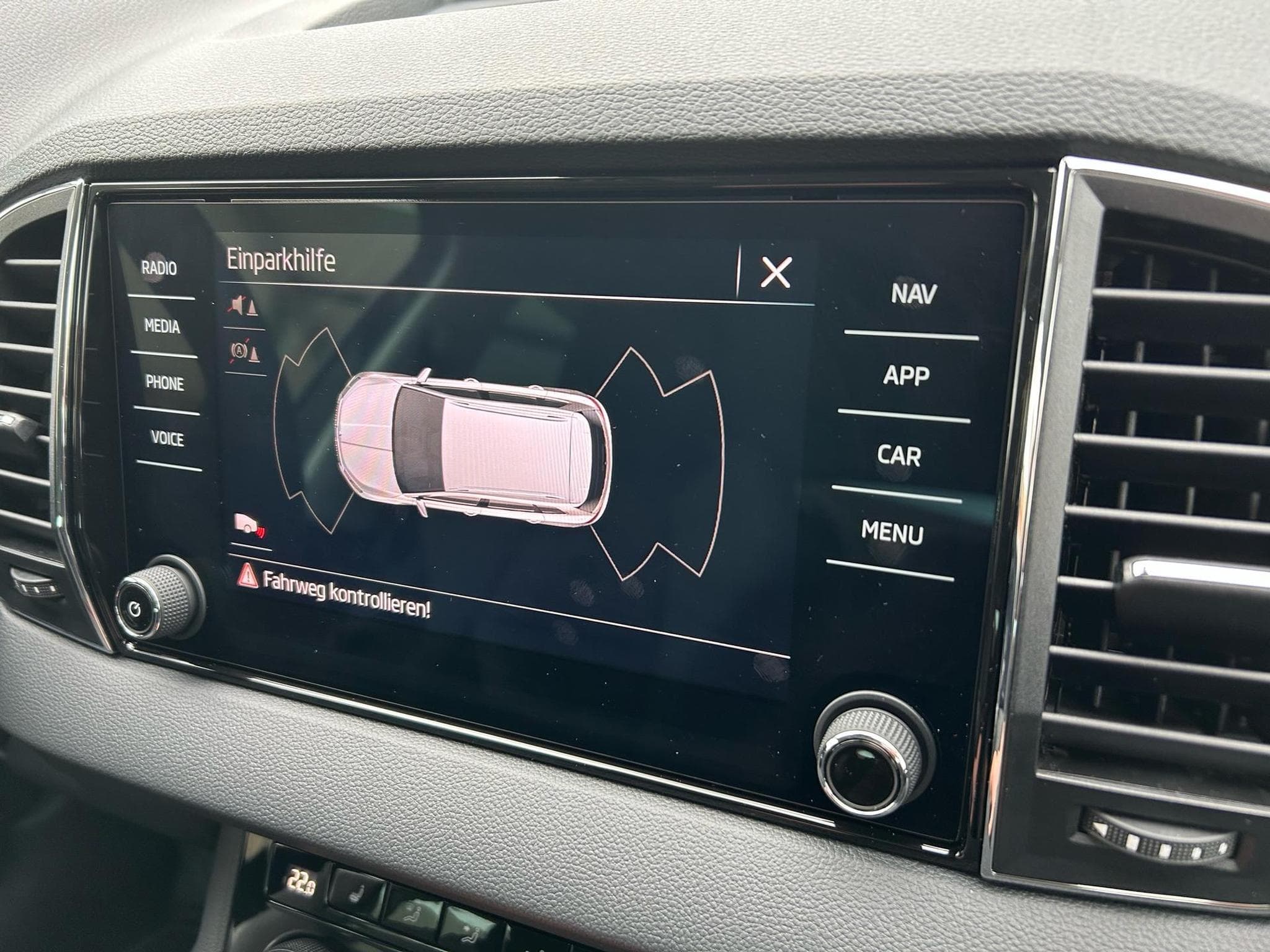 Skoda Karoq Selection (2026) - Foto 13