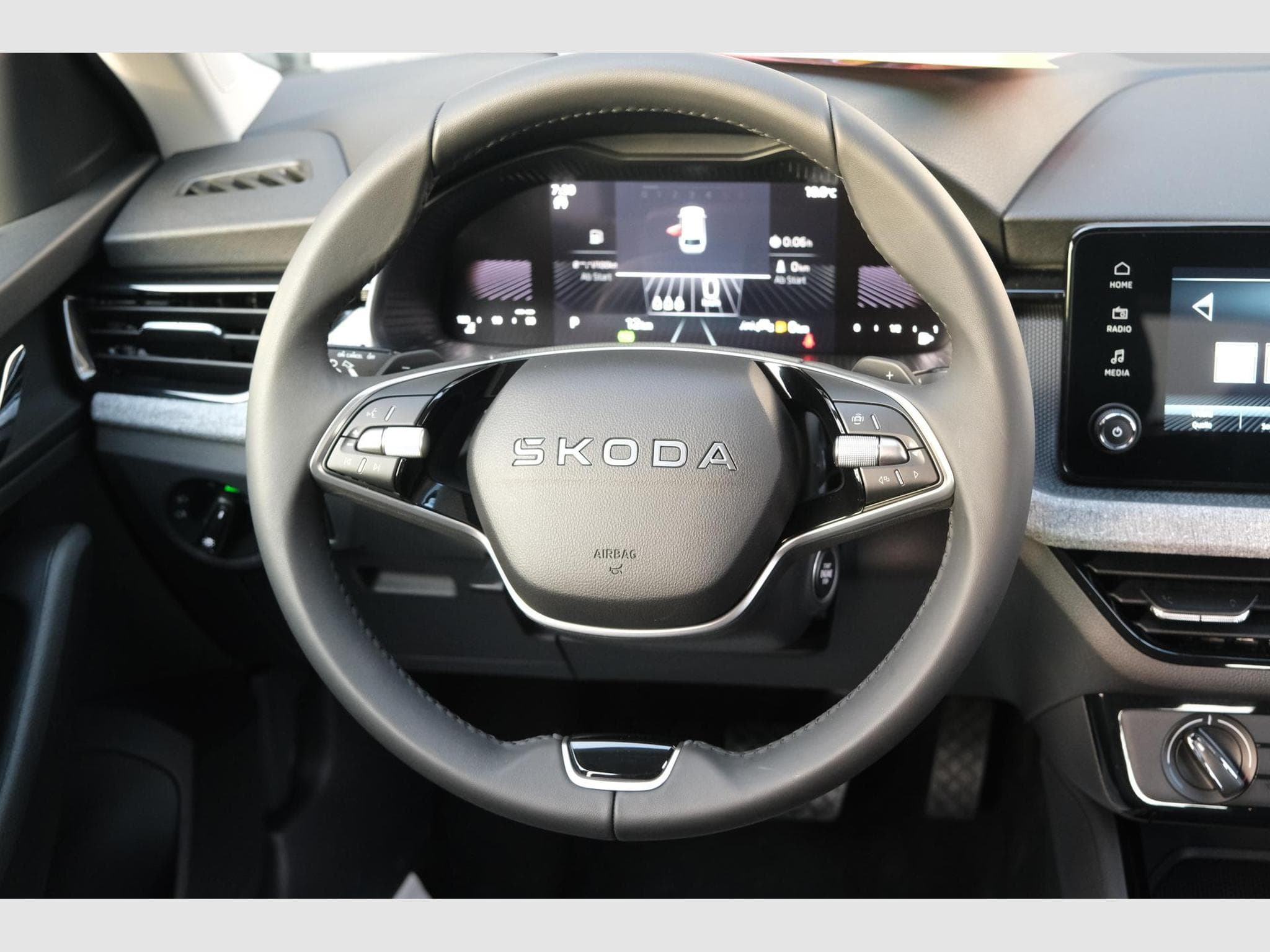 Skoda Scala 1.0 TSI DSG (2026) - Foto 8