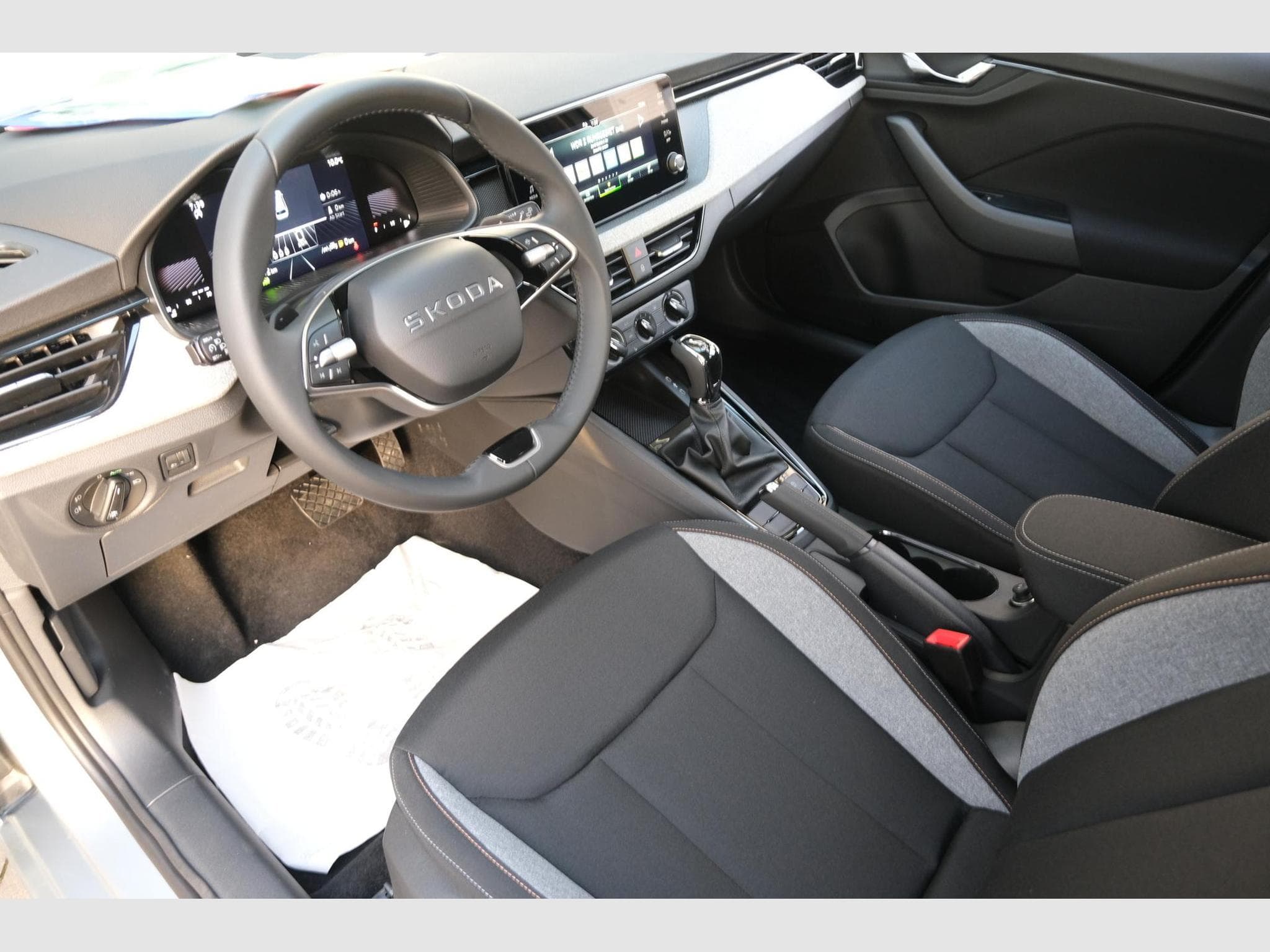 Skoda Scala 1.0 TSI DSG (2026) - Foto 10