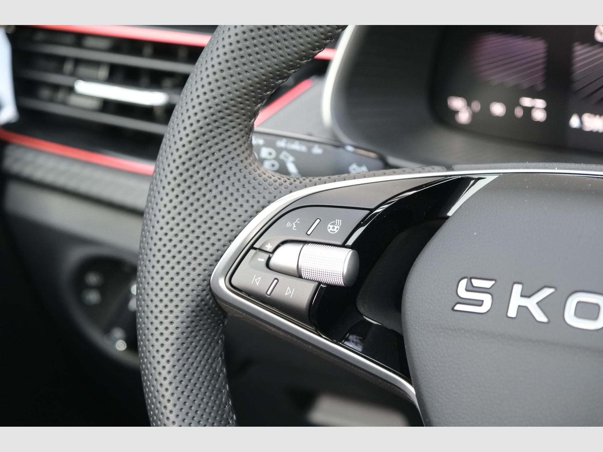 Skoda Kamiq Monte Carlo (2026) - Foto 24