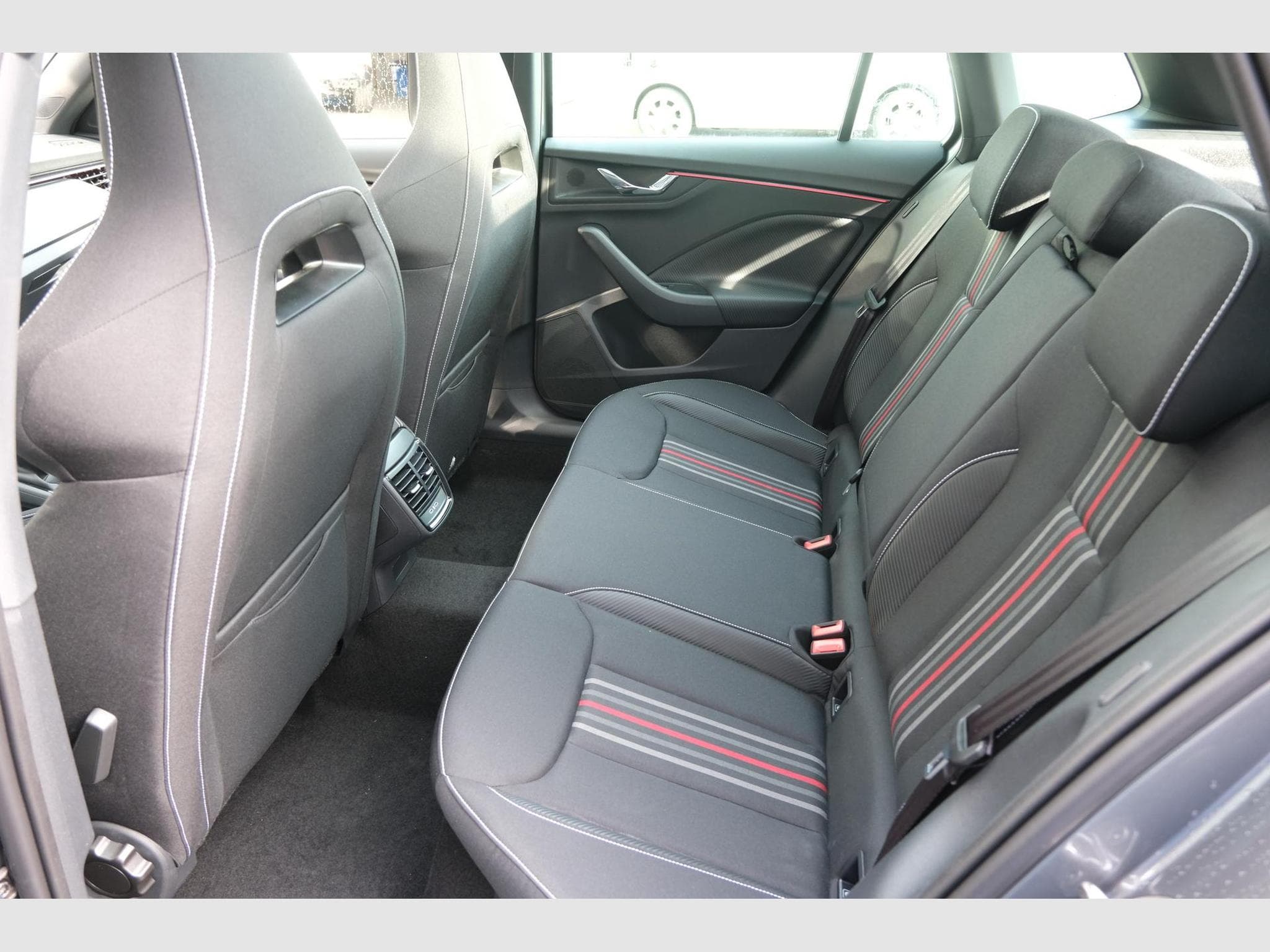 Skoda Kamiq Monte Carlo (2026) - Foto 9