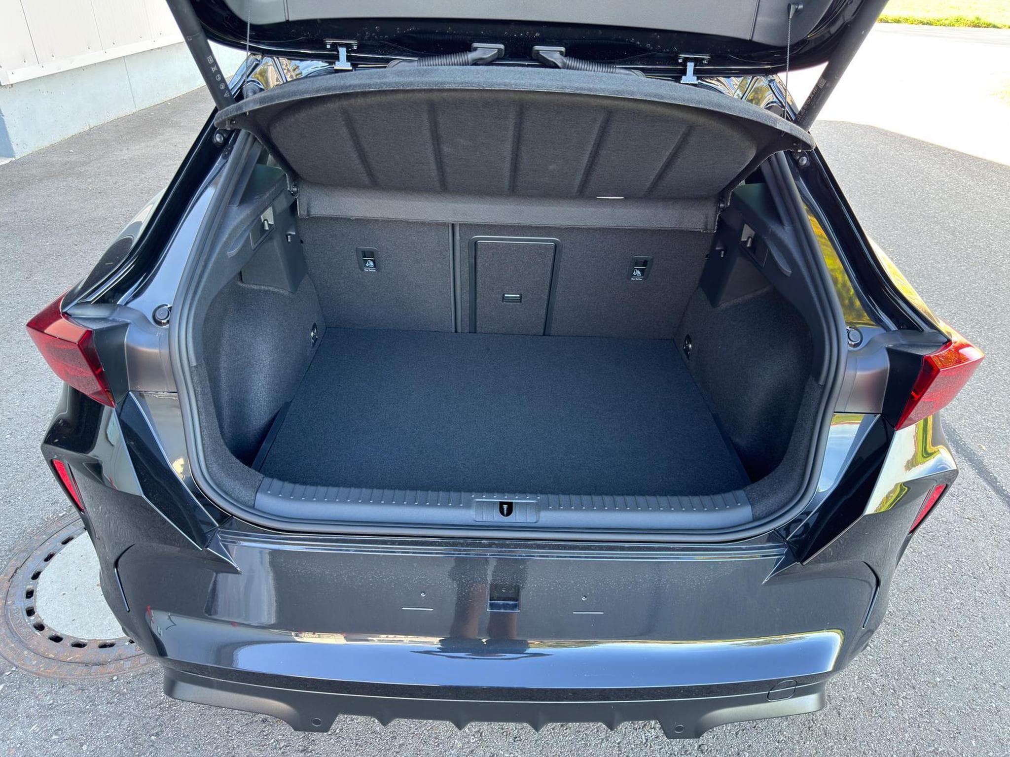 Cupra Formentor 1.5 TSI e-Hybrid 150 kW (2026) - Foto 8