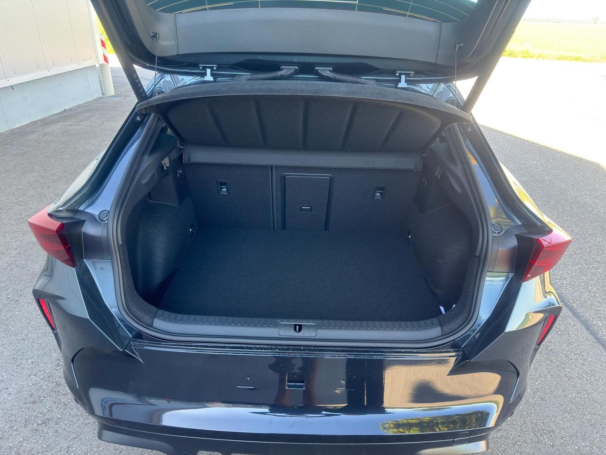 Cupra Formentor 1.5 TSI e-Hybrid 150 kW (2026) - Foto 8