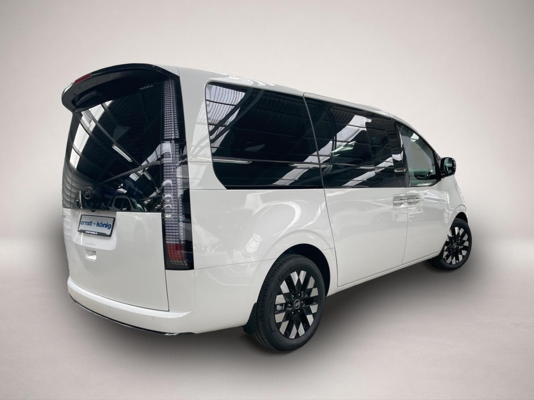 Hyundai Staria (2026) - Photo 3