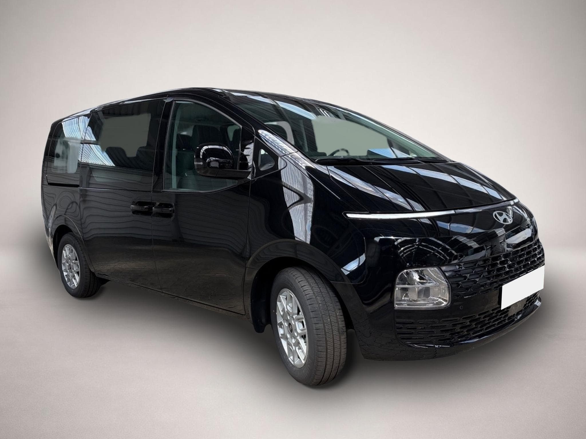 Hyundai Staria (2026) - Photo 2