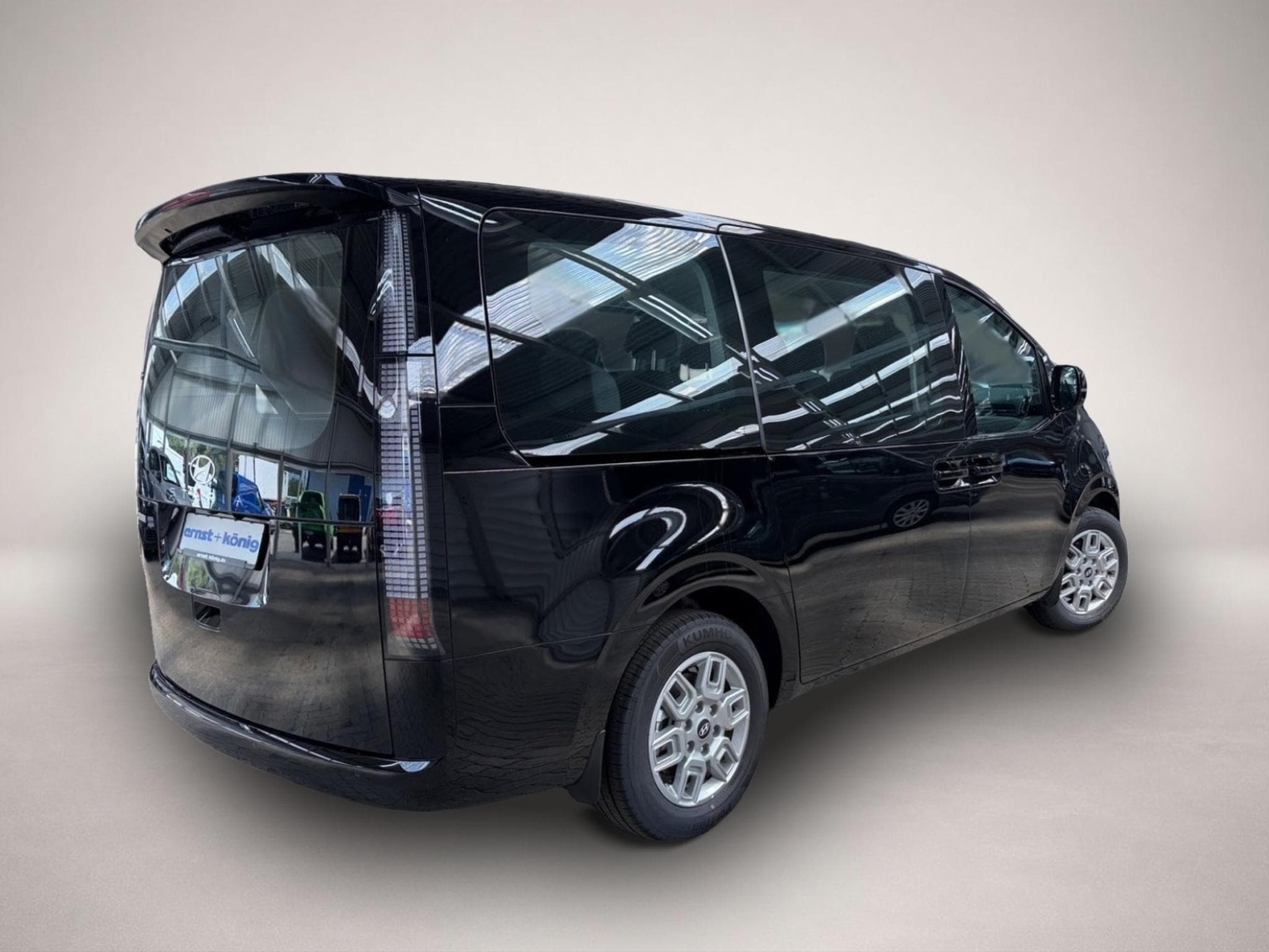Hyundai Staria (2026) - Photo 3