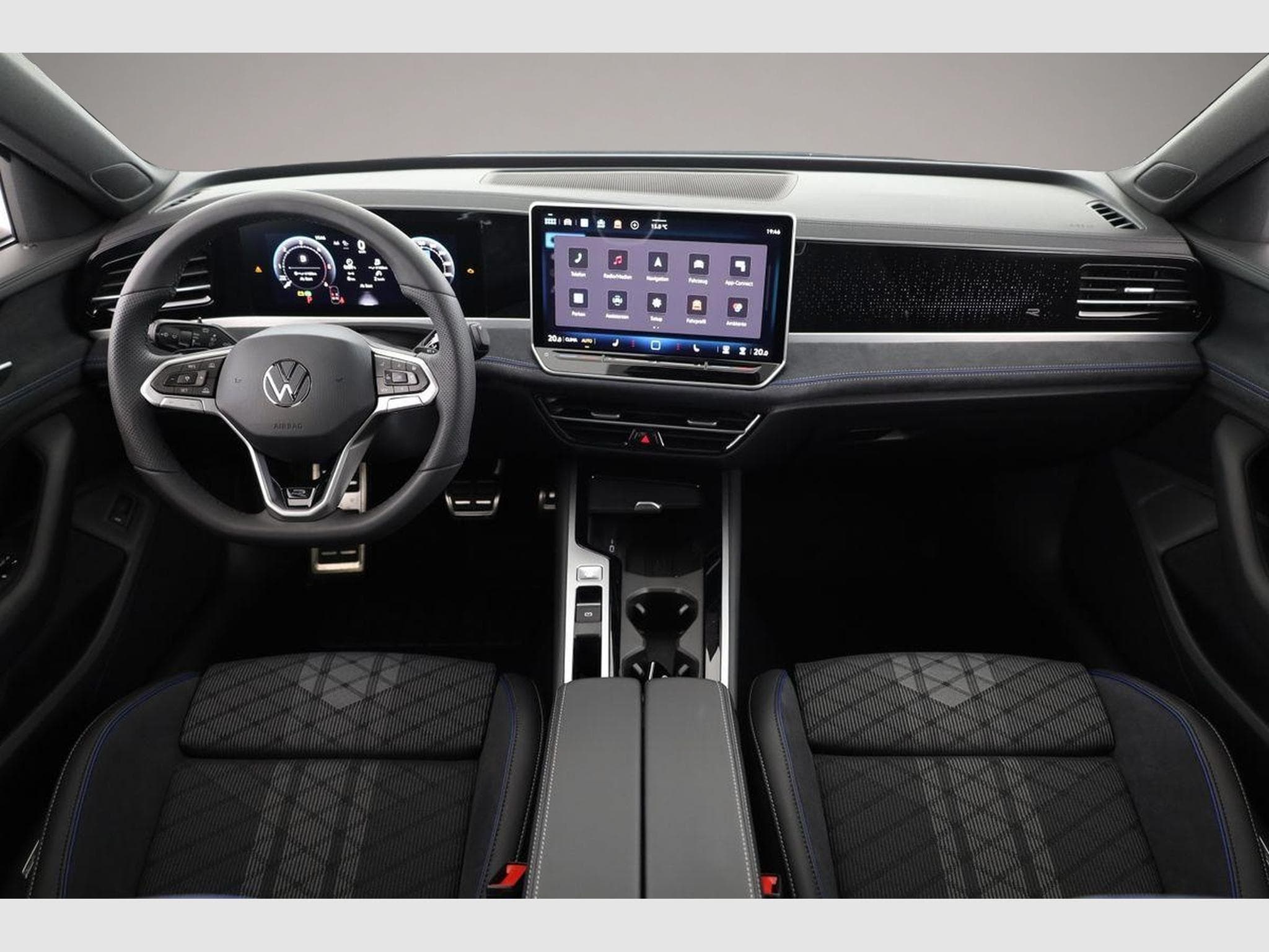 VW Passat (2025) - Photo 5