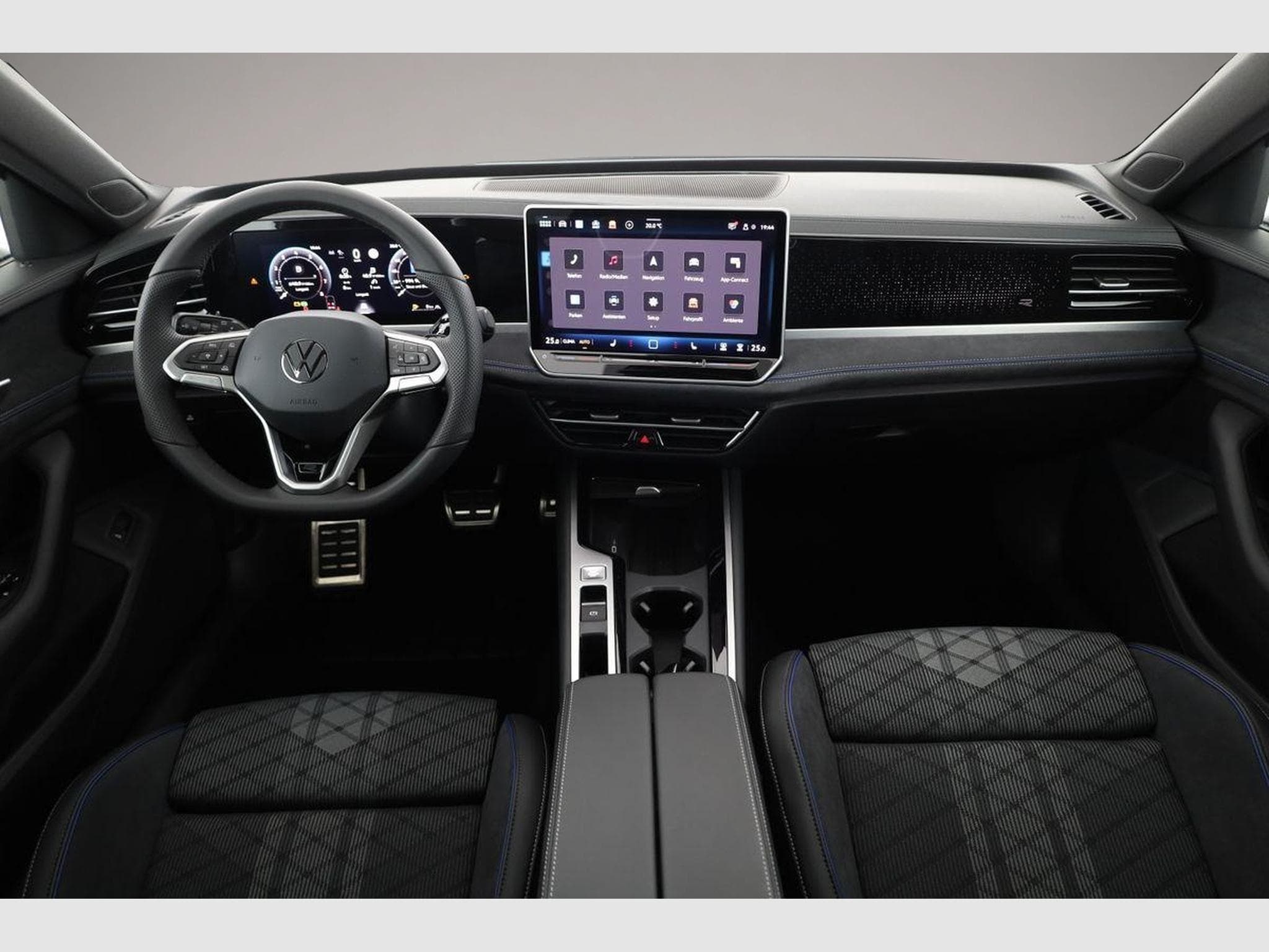 VW Passat (2025) - Photo 5