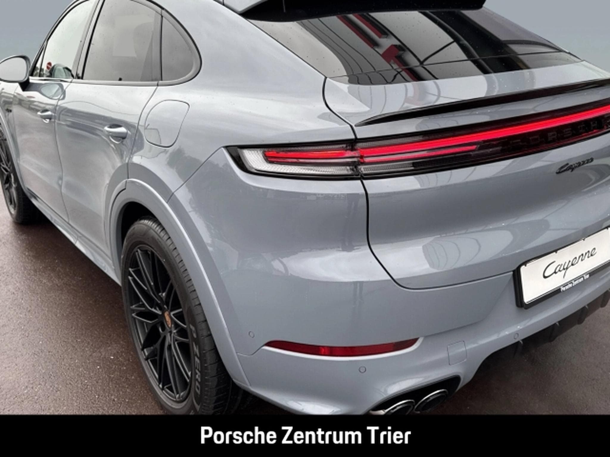 Porsche Cayenne Coupe (2025) - Photo 12