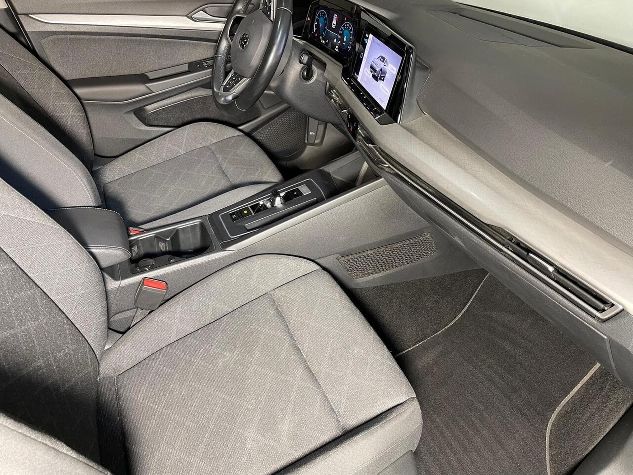 VW Golf VIII 1.0 TSI 110 DSG GPS CARPLAY VIRTUAL COCKPIT (2023) - Foto 8