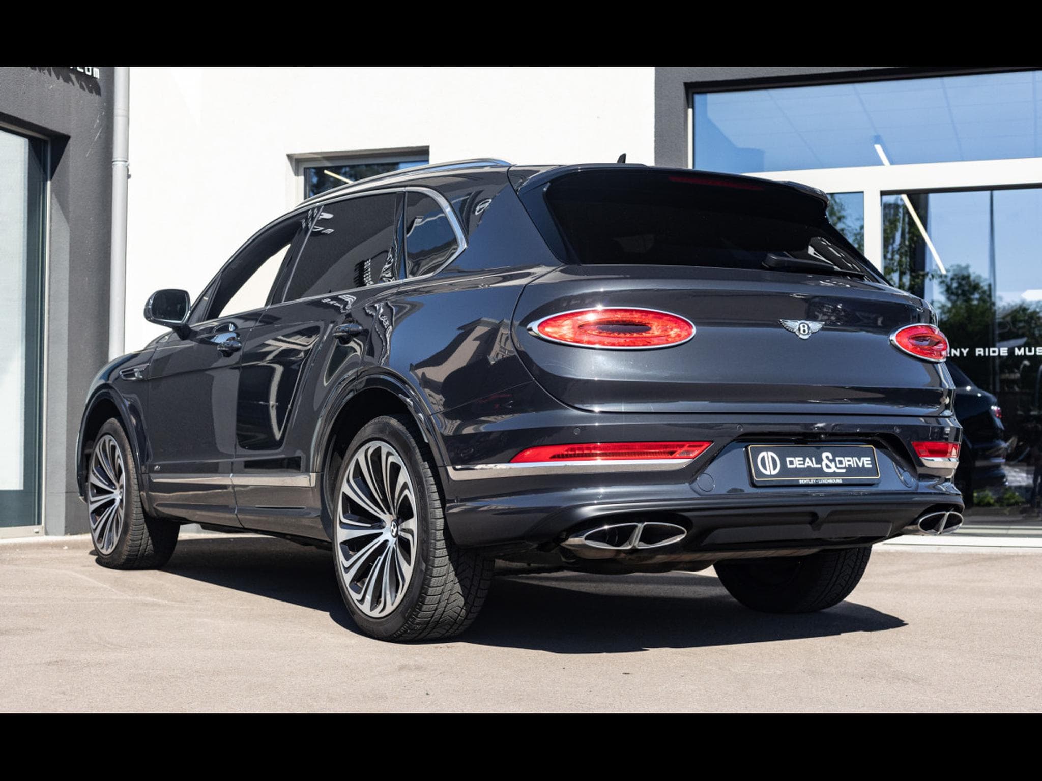 Bentley Bentayga 4.0 V8 (550 CH) - TITANE GREY METALLIC - MULLINER SPECIFICAT (2022) - Foto 3