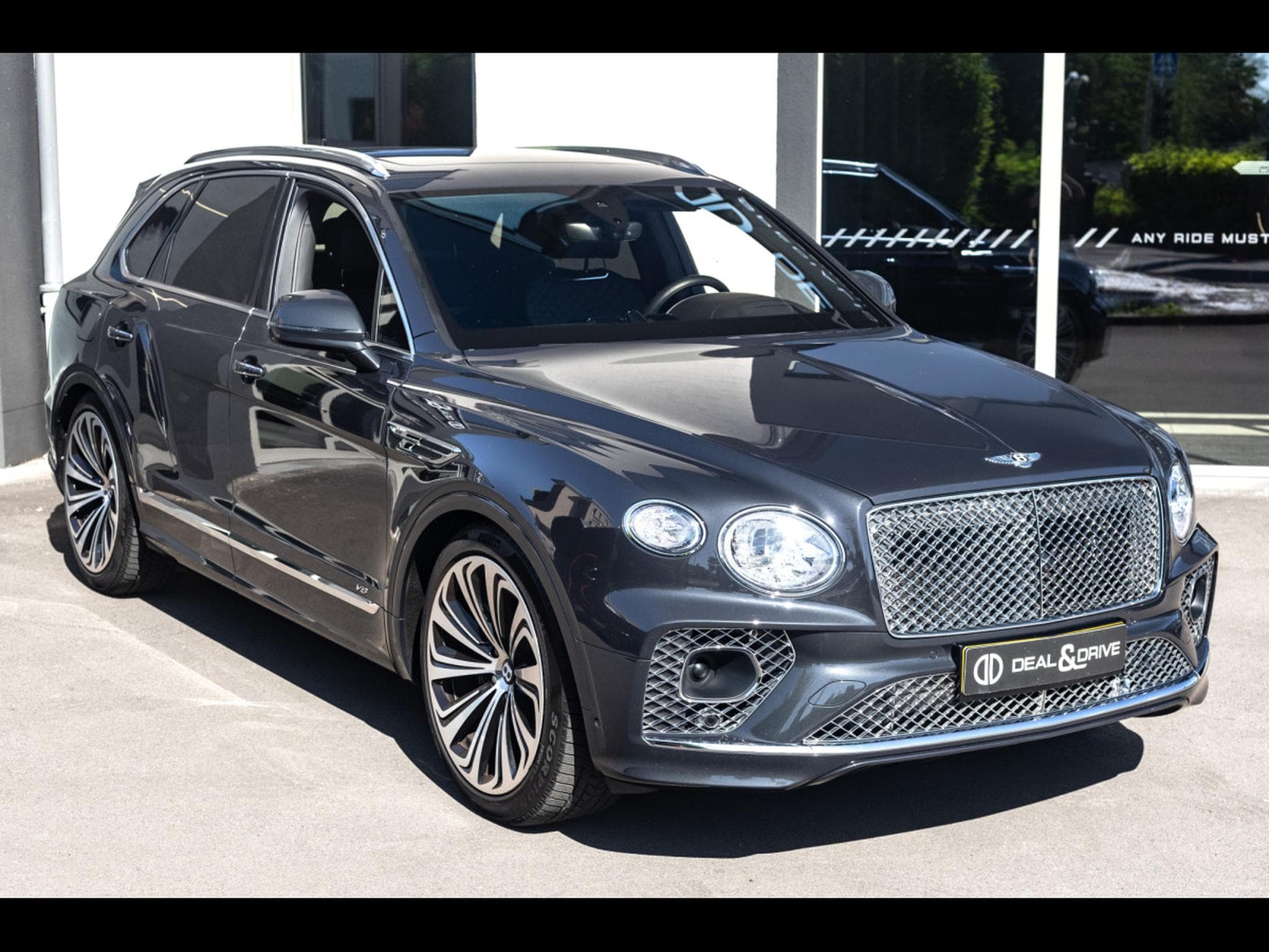 Bentley Bentayga 4.0 V8 (550 CH) - TITANE GREY METALLIC - MULLINER SPECIFICAT (2022) - Foto 6