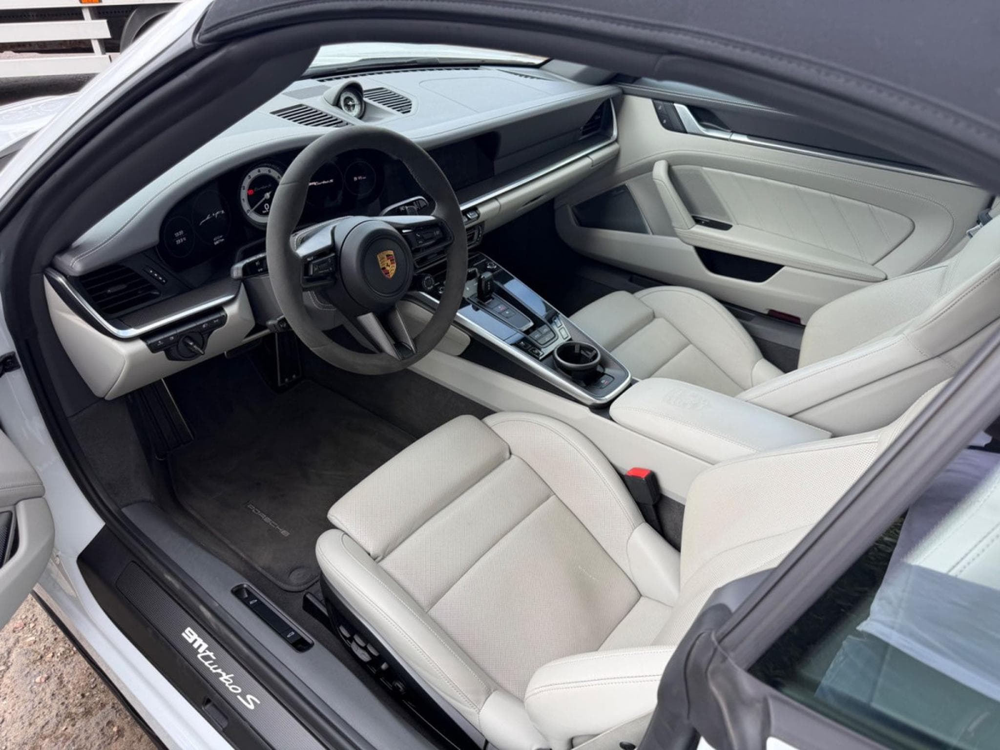 Porsche 911 Turbo S Cabriolet/Aero Paket/Unfallfrei/ (2023) - Photo 2
