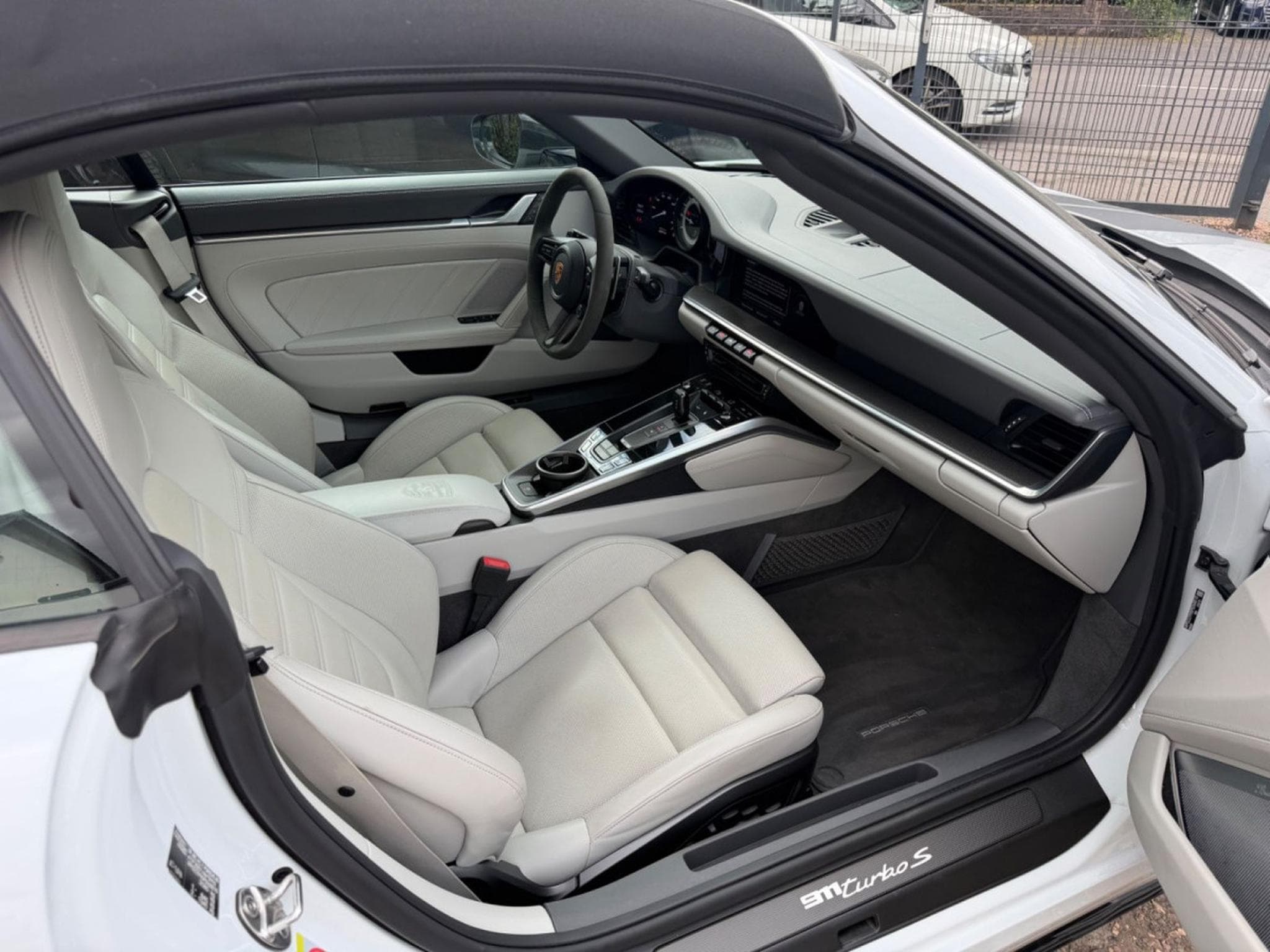 Porsche 911 Turbo S Cabriolet/Aero Paket/Unfallfrei/ (2023) - Photo 4
