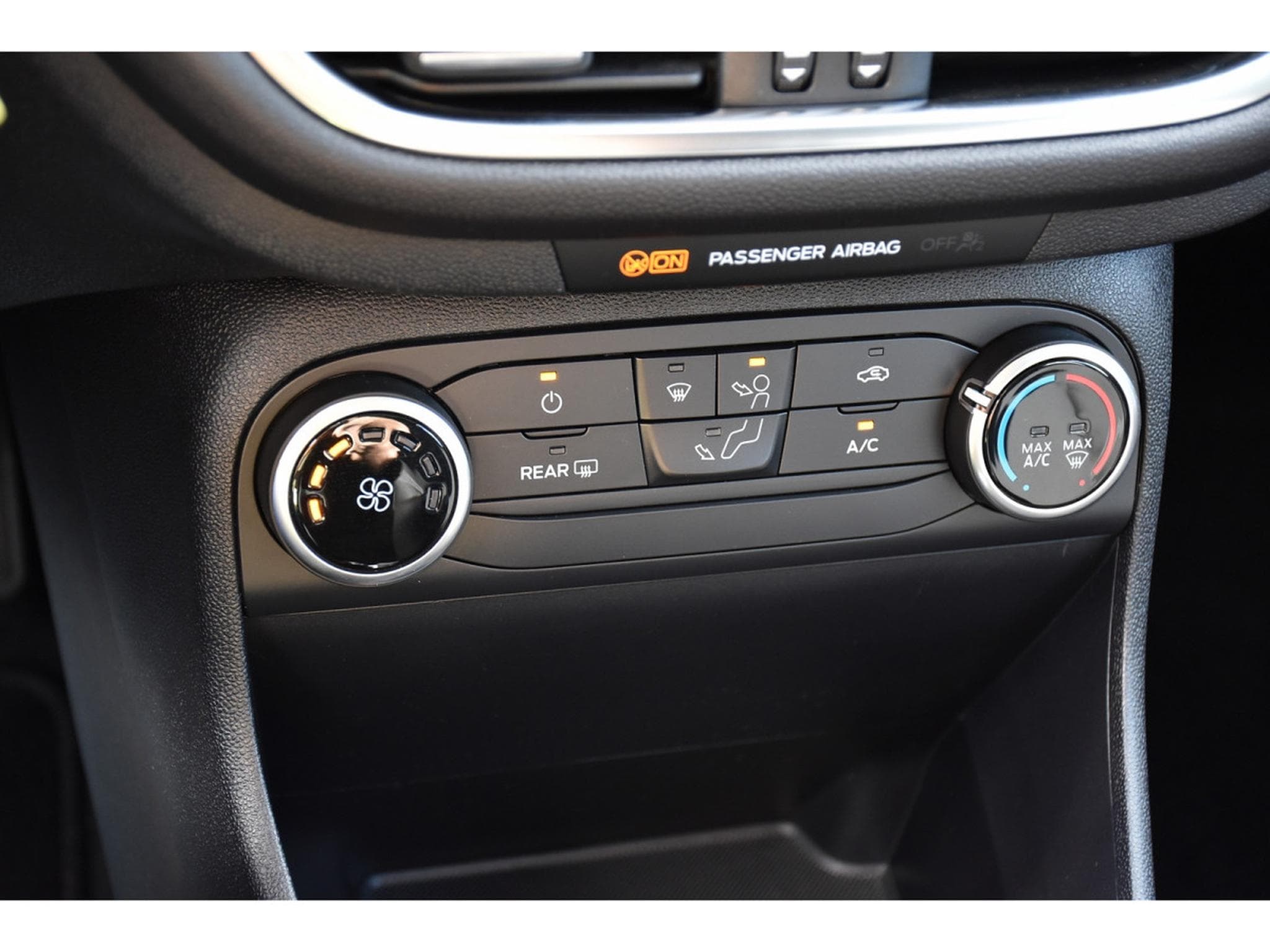 Ford Fiesta 1.0 EcoBoost Connected REGUL LED 1° MAIN (2023) - Foto 12