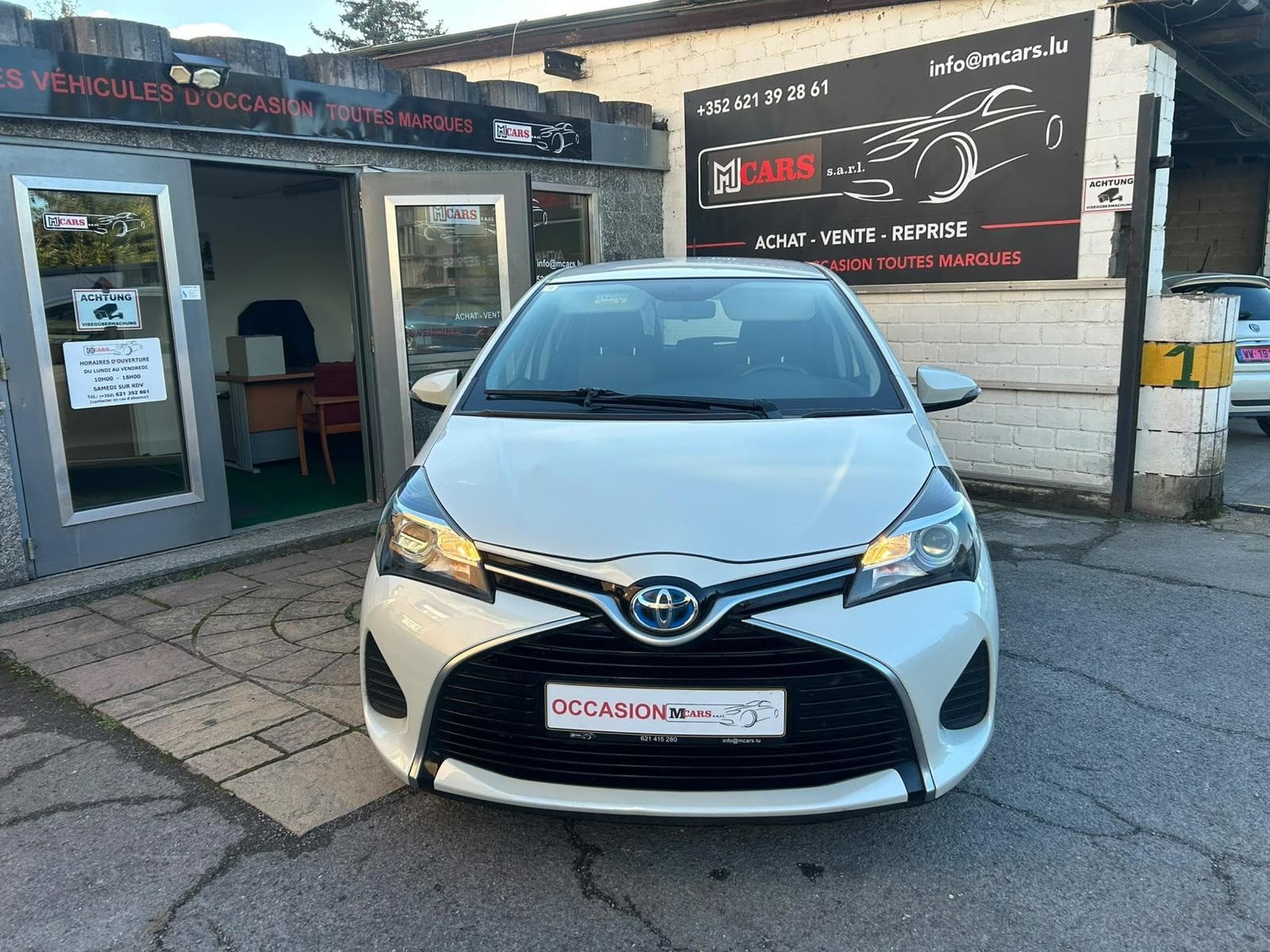 Toyota Yaris 1.5 HYBRID ESSENCE AUTOMATIQUE (2017) - Foto 4
