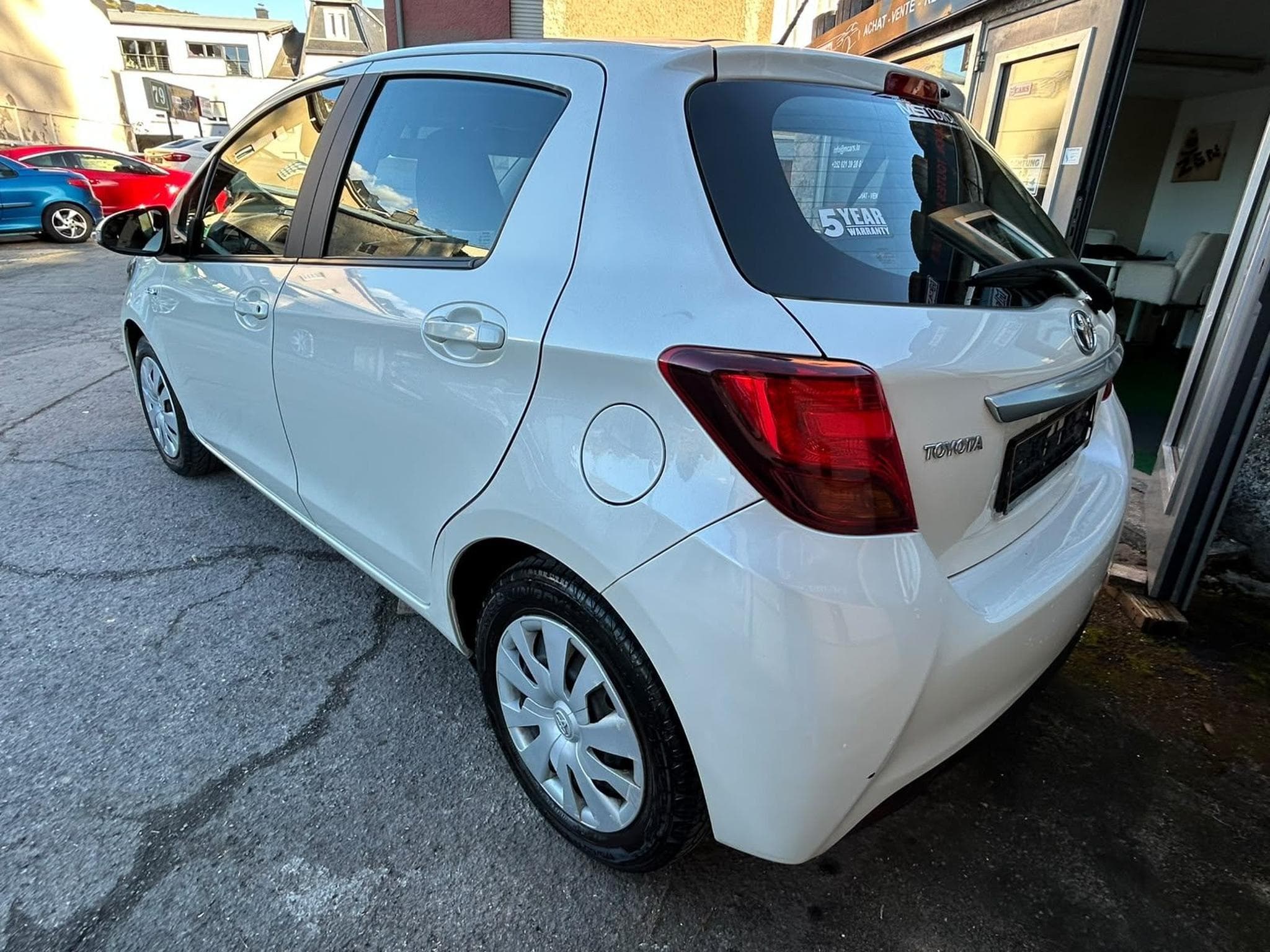Toyota Yaris 1.5 HYBRID ESSENCE AUTOMATIQUE (2017) - Foto 6