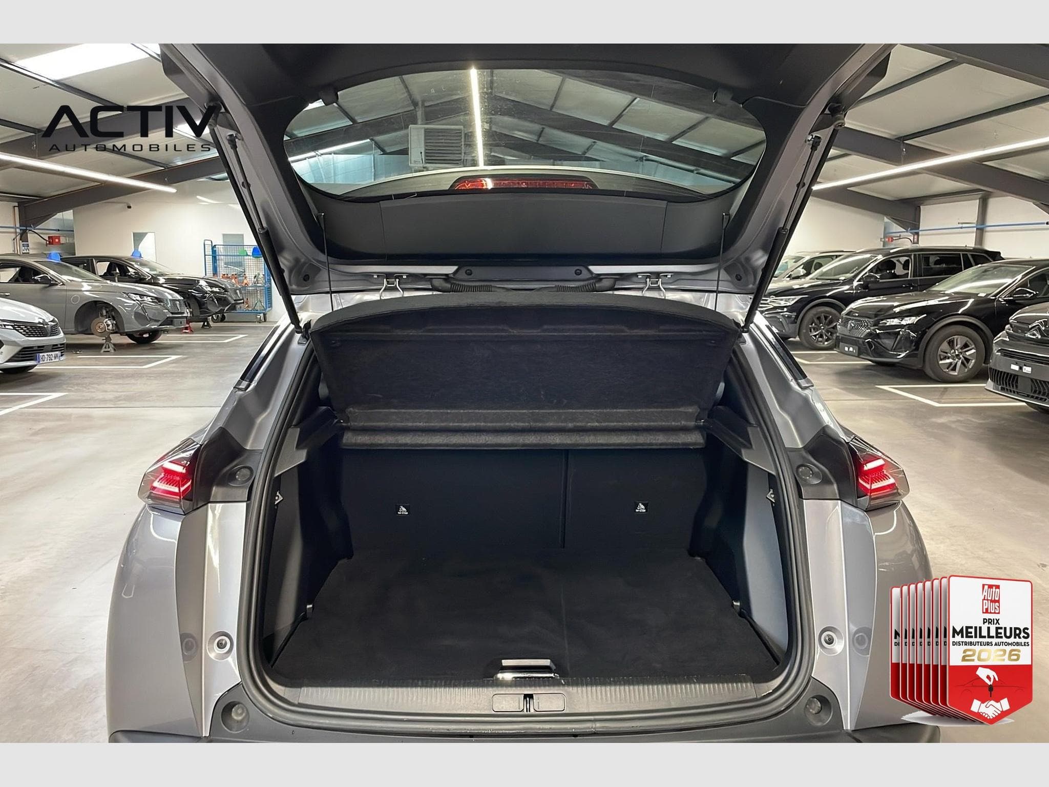 Peugeot 2008 100 S&S BVM6 Allure (2025) - Photo 11