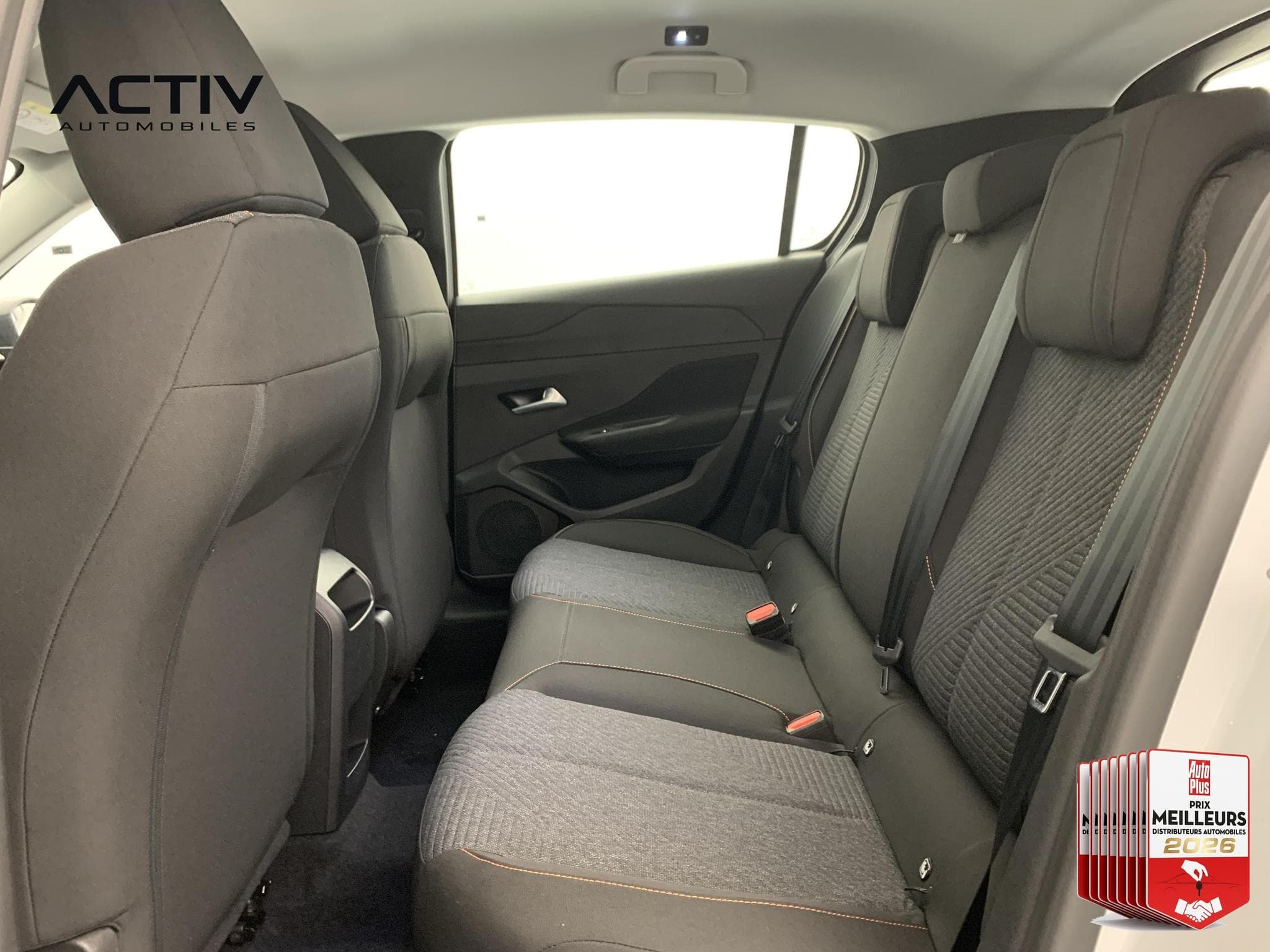Peugeot 308 BLUEHDI 130CH EAT8 STYLE (2026) - Foto 17