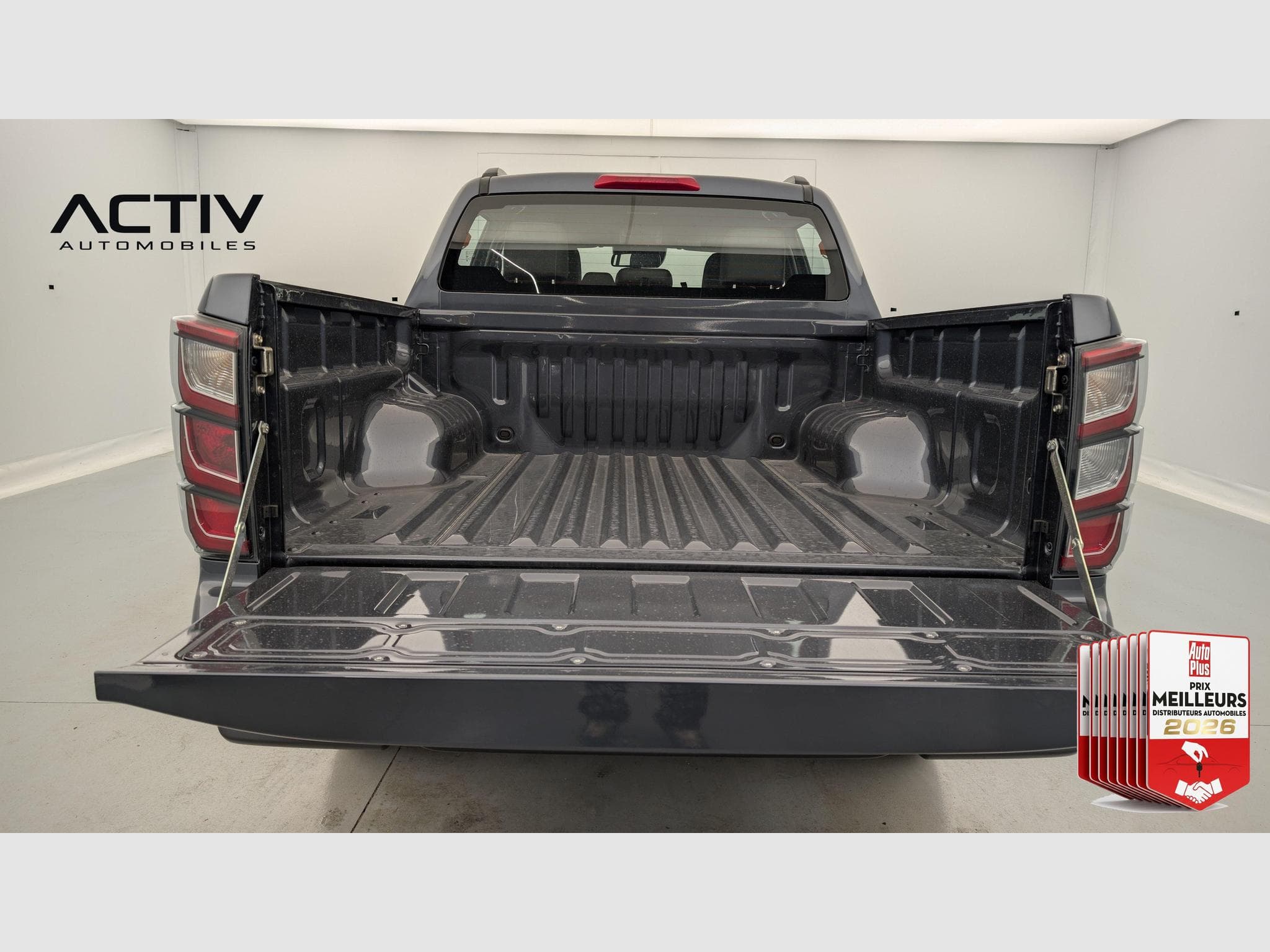 Isuzu D-MAX EV 4X4 CREW CAB  NSPORT (2025) - Foto 9