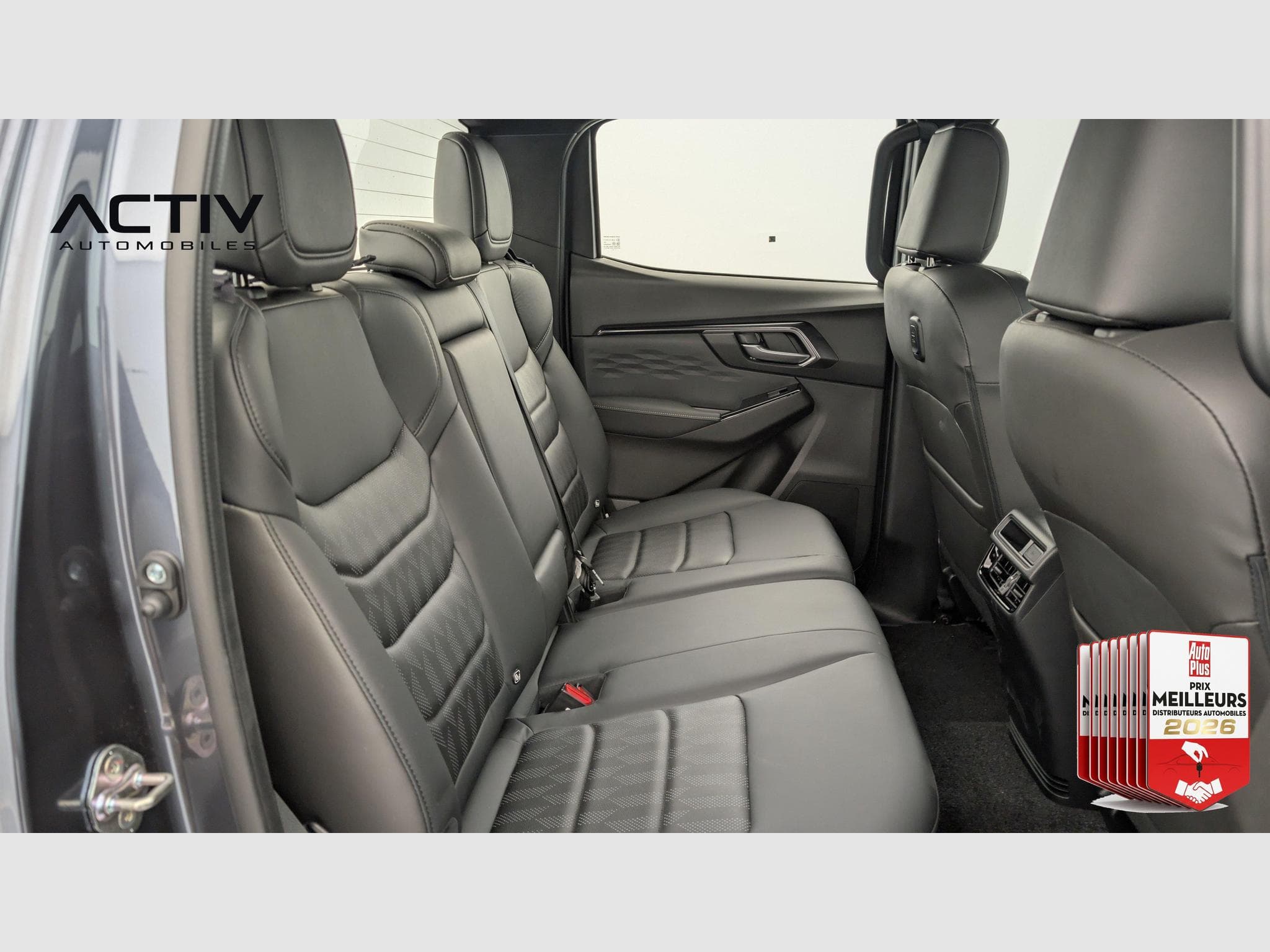Isuzu D-MAX EV 4X4 CREW CAB  NSPORT (2025) - Foto 8