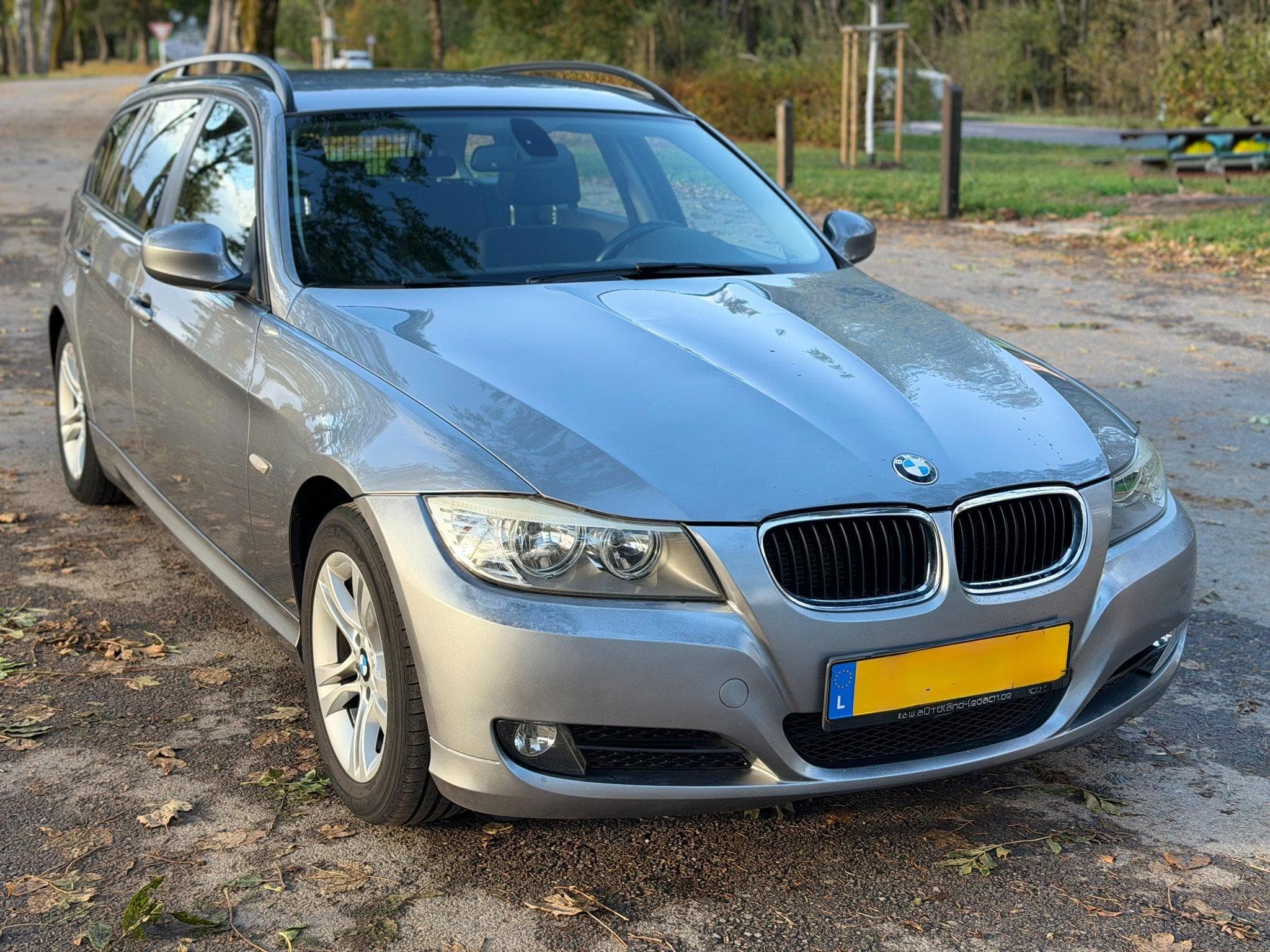 BMW 318 2.0 d Break 143 (2010) - Photo 1
