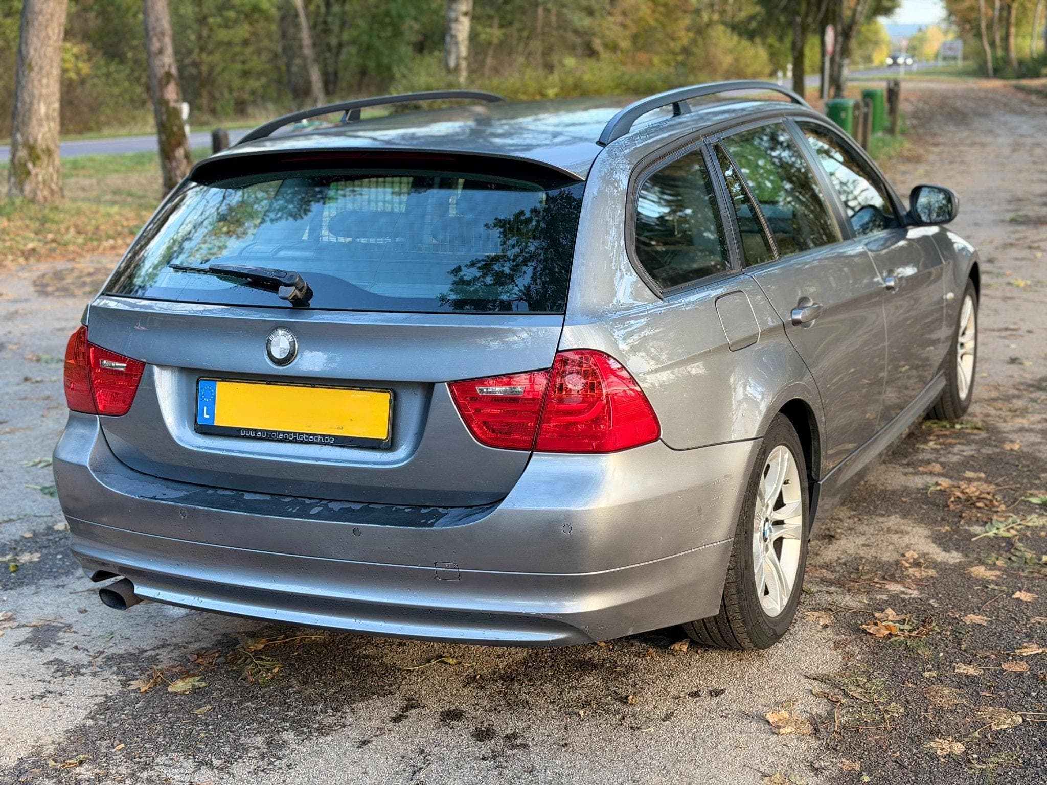 BMW 318 2.0 d Break 143 (2010) - Photo 4