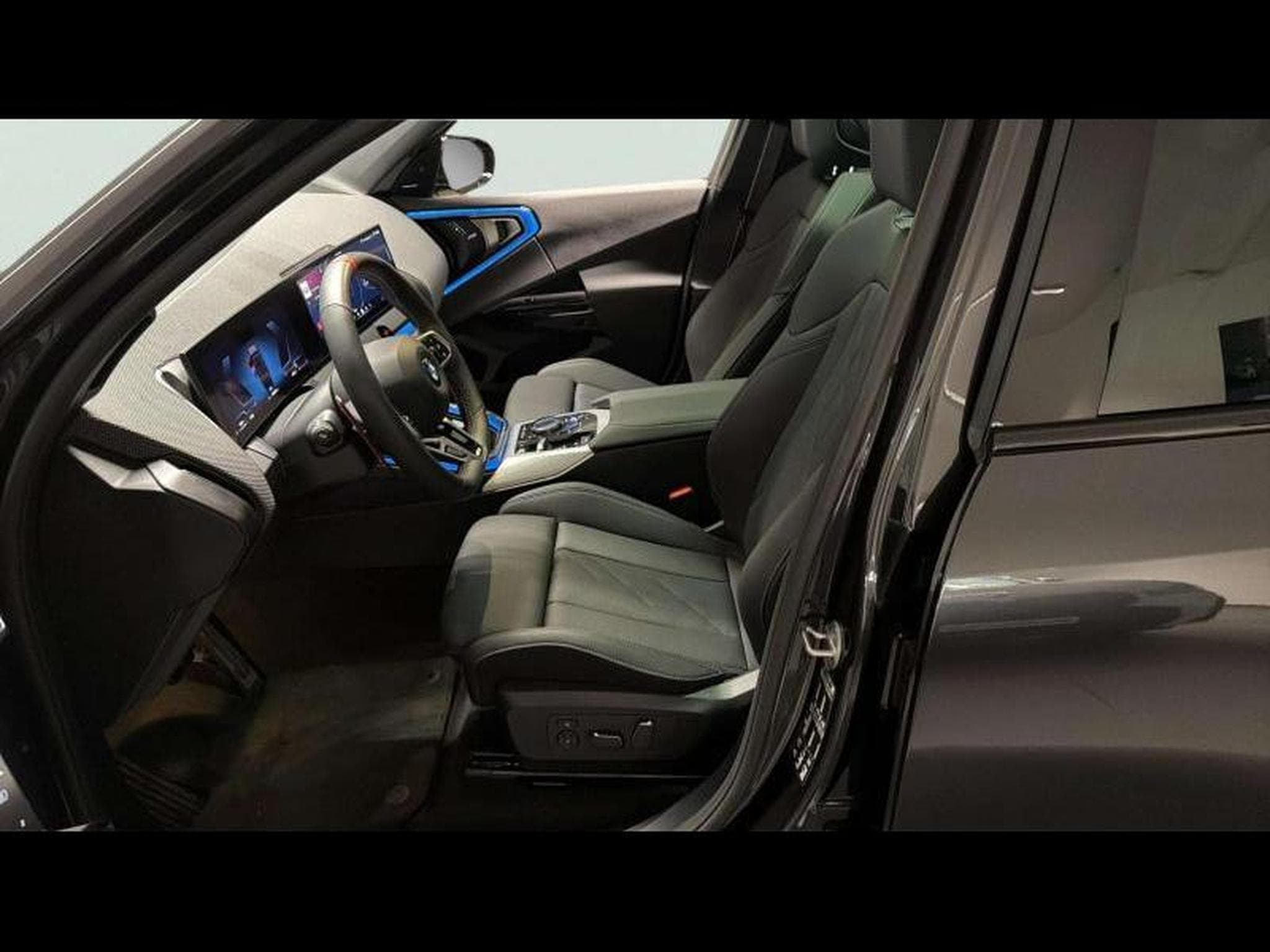 BMW X3 M PRO (2026) - Photo 6