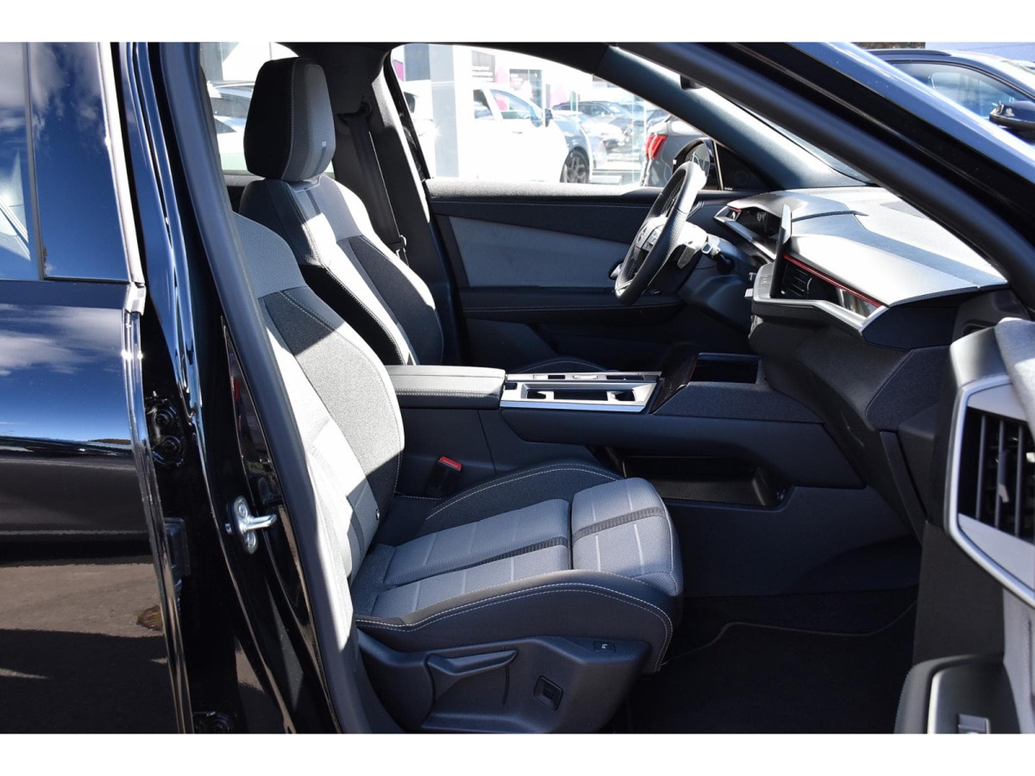 Opel Grandland 1.2 Hybrid 145 e-DCT6 GS ACC FOCAL SG CHFF LANE CAM 1° MAIN (2025) - Photo 7