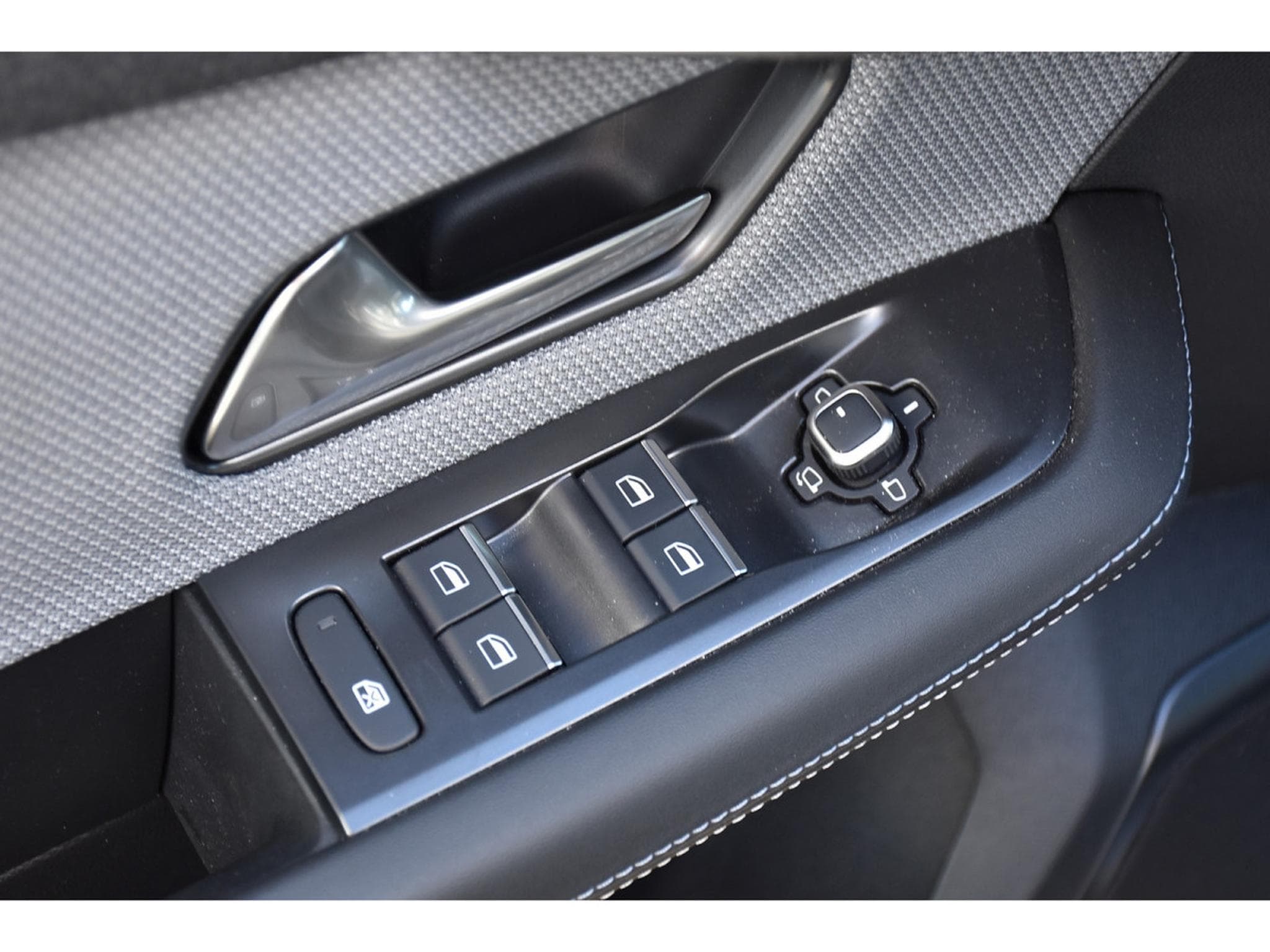 Opel Grandland 1.2 Hybrid 145 e-DCT6 GS ACC FOCAL SG CHFF LANE CAM 1° MAIN (2025) - Photo 23