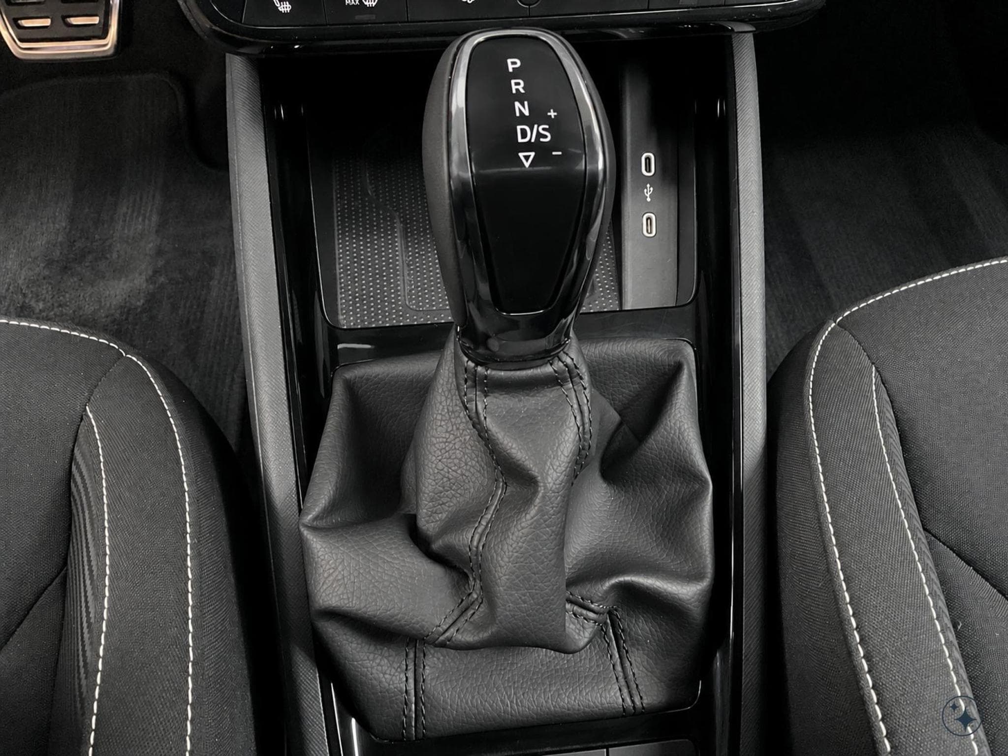 Skoda Kamiq Monte-Carlo+DSG+P.Park&Go+Led+Navi+DAB (2025) - Photo 12