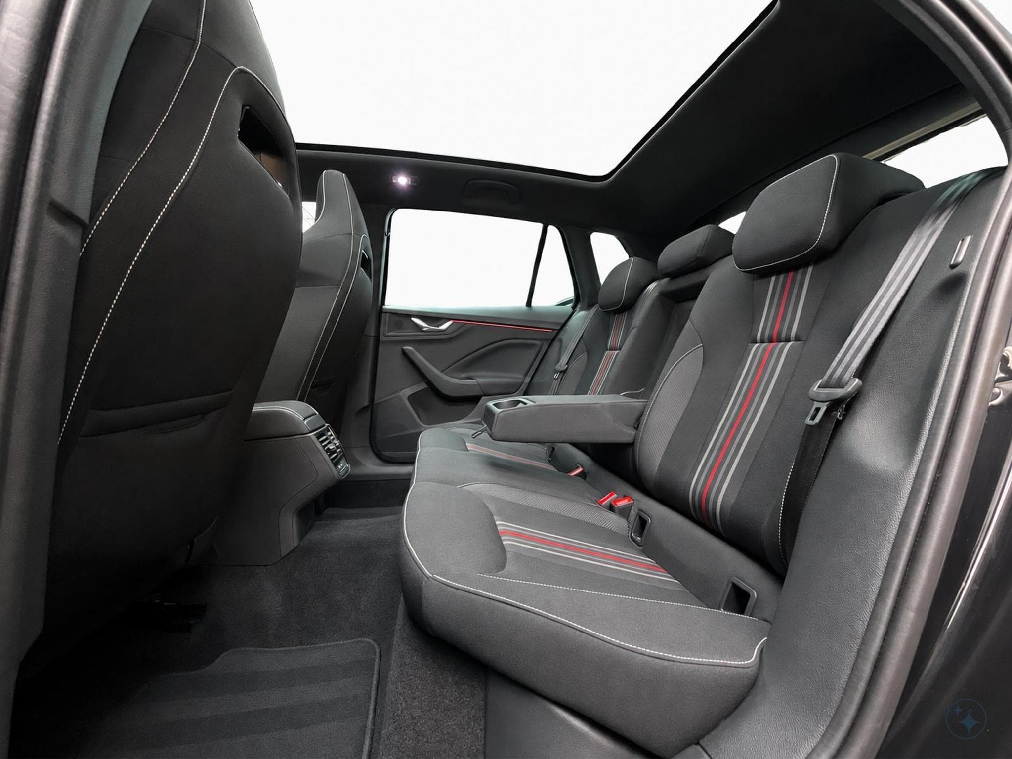 Skoda Kamiq Monte-Carlo+DSG+P.Park&Go+Led+Navi+DAB (2025) - Photo 16