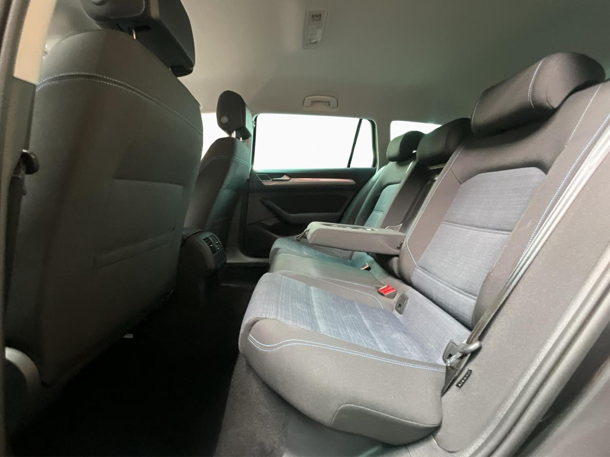 VW Passat GTE+Variant+DSG+PHEV+DCC+LM17+Travel-Assist+360° (2022) - Photo 15