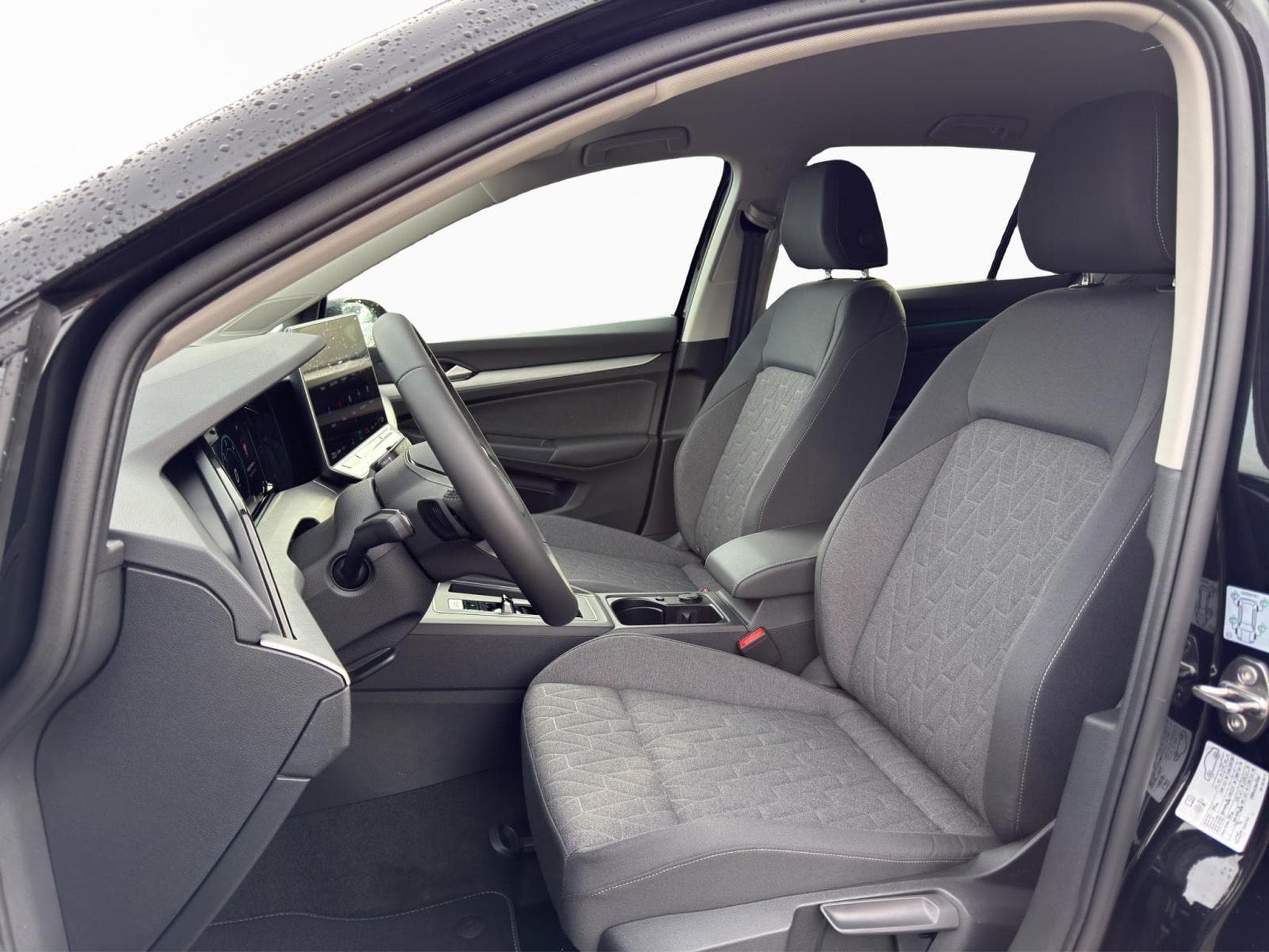 VW Golf Life (2026) - Photo 9