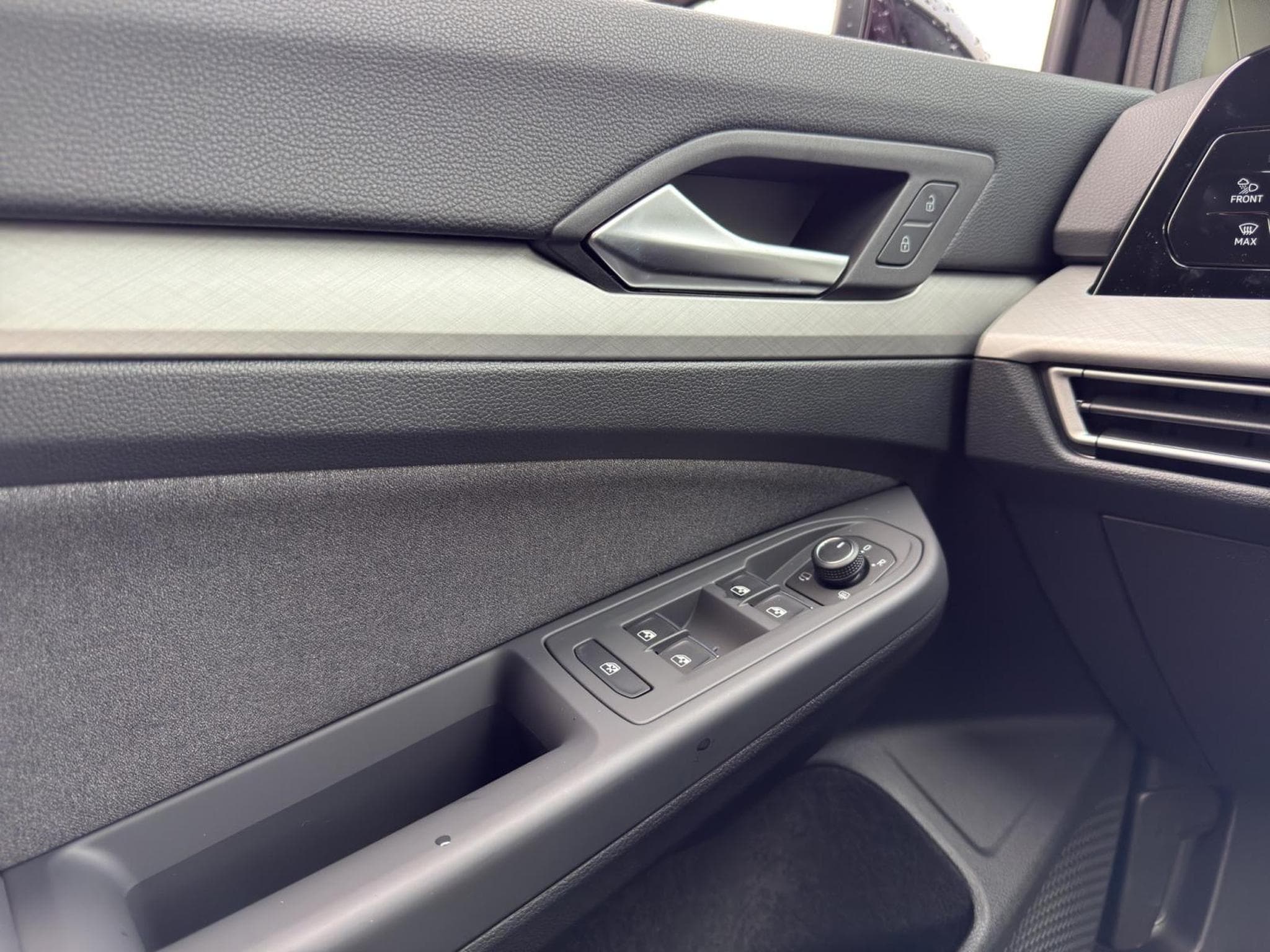VW Golf Life (2026) - Photo 14