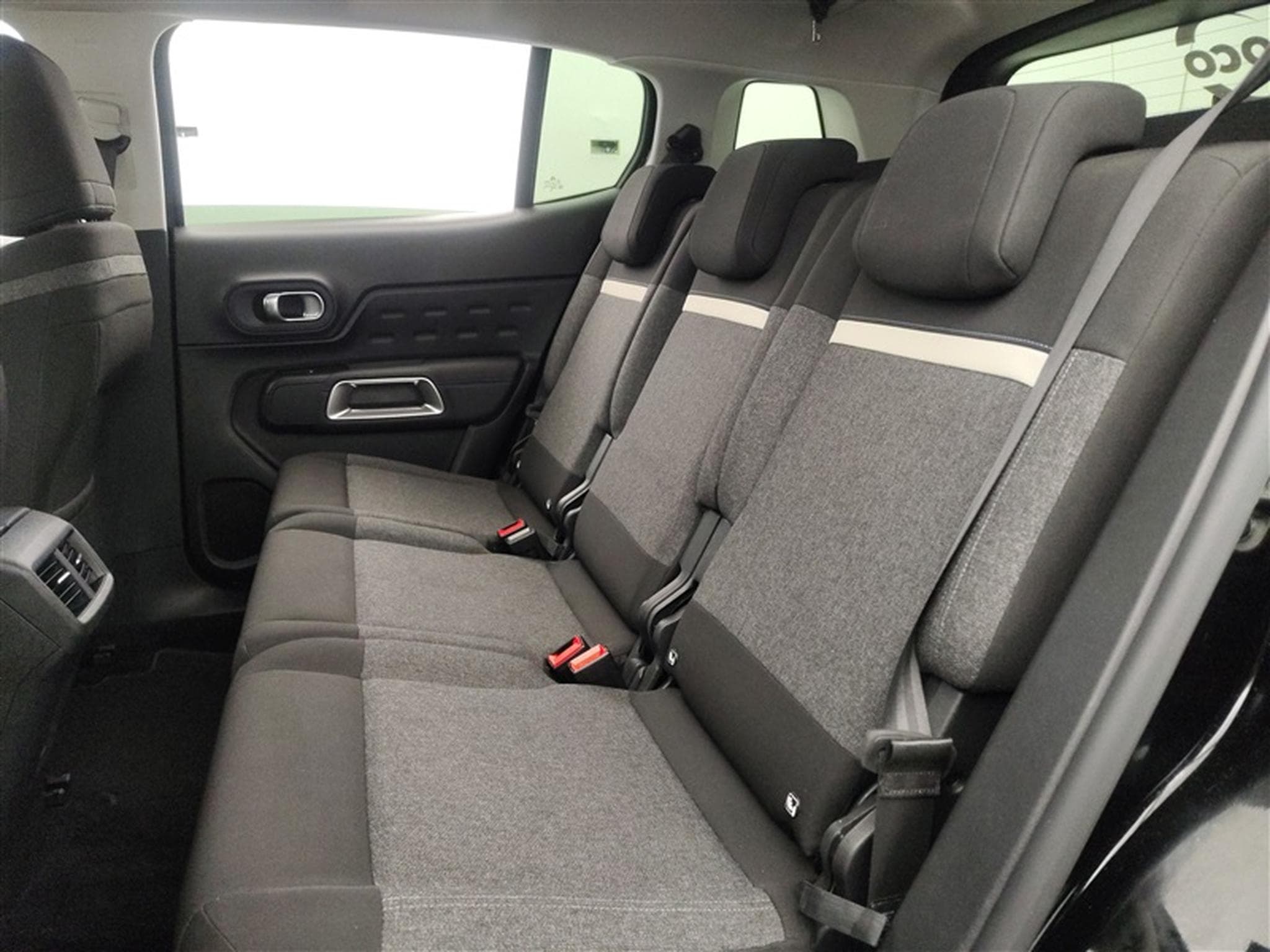 Citroen C5 Aircross 1.2 PureTech Live NAVI/FULL LED/JA18/PDC/CAMERA (2023) - Photo 13