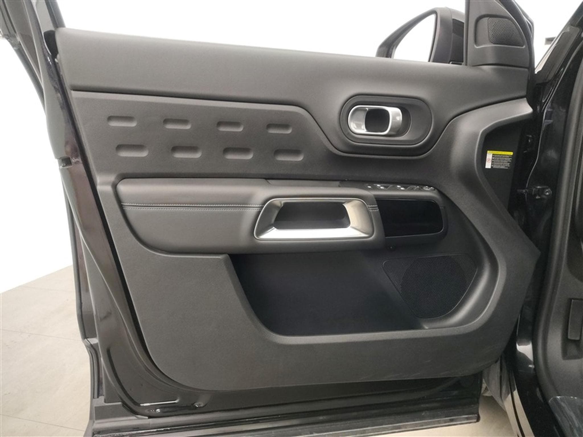 Citroen C5 Aircross 1.2 PureTech Live NAVI/FULL LED/JA18/PDC/CAMERA (2023) - Photo 17