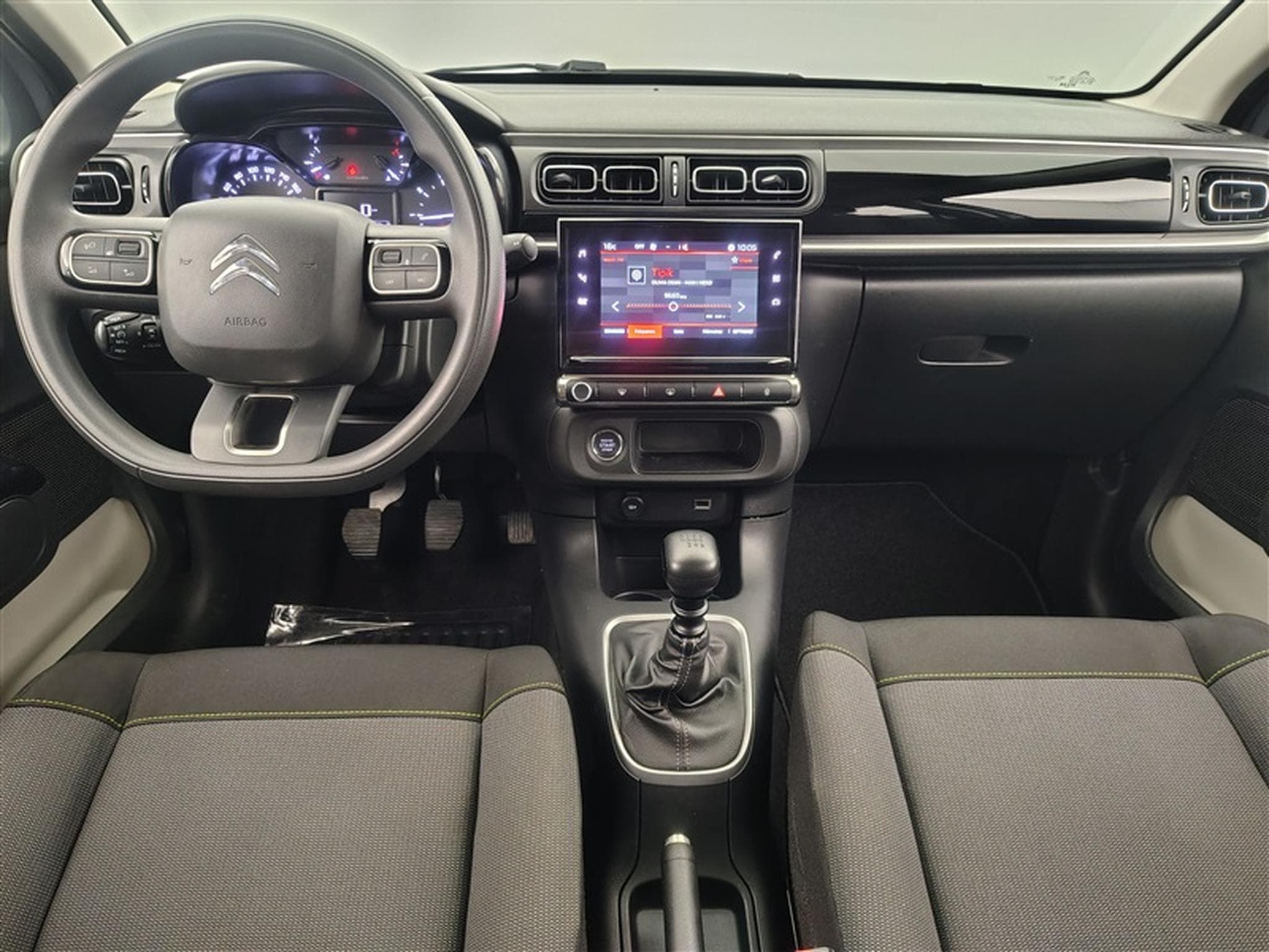 Citroen C3 1.2i PureTech Shine CARPLAY / FULL LED / JA 16" (2023) - Photo 8