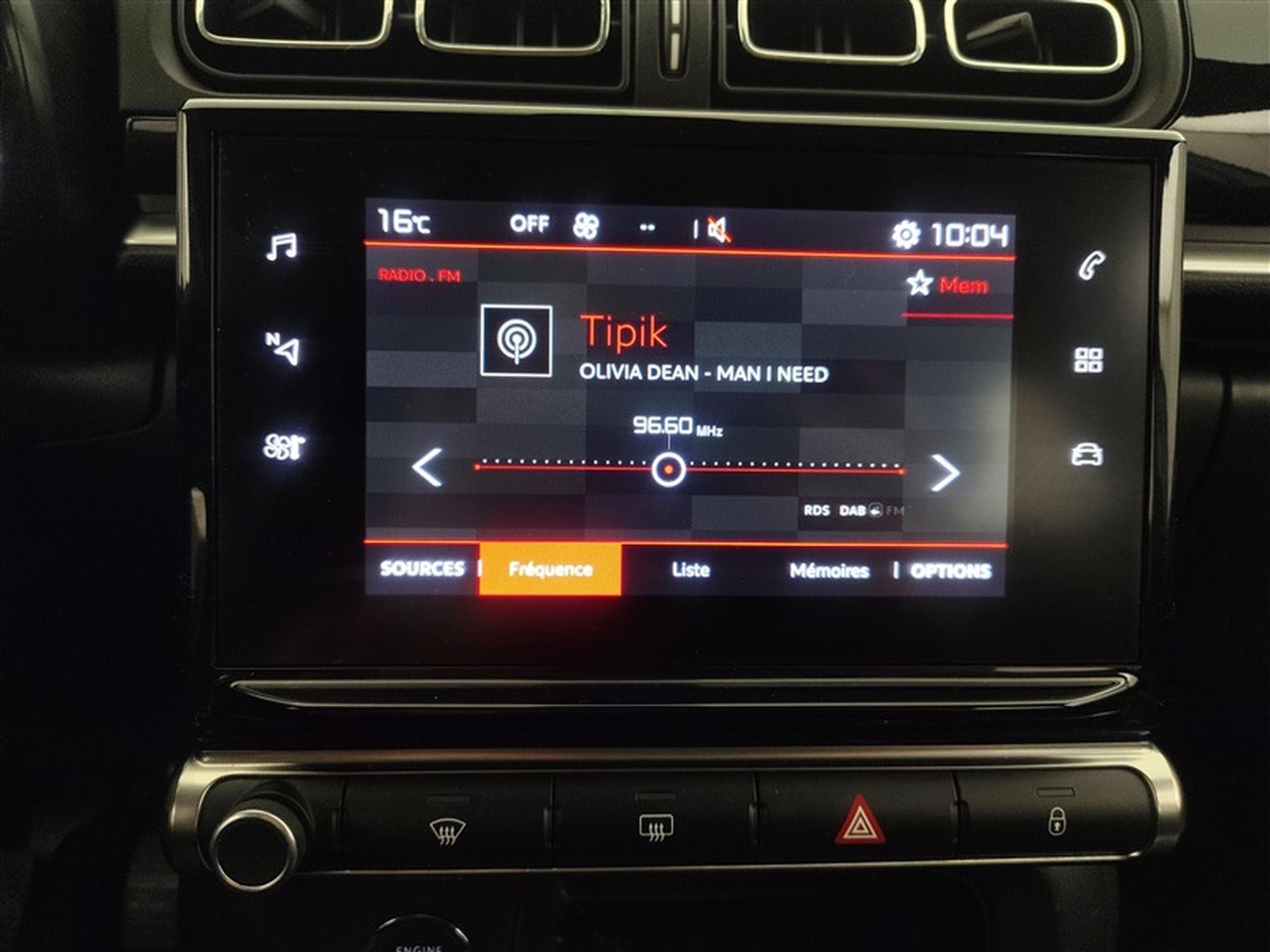 Citroen C3 1.2i PureTech Shine CARPLAY / FULL LED / JA 16" (2023) - Photo 11