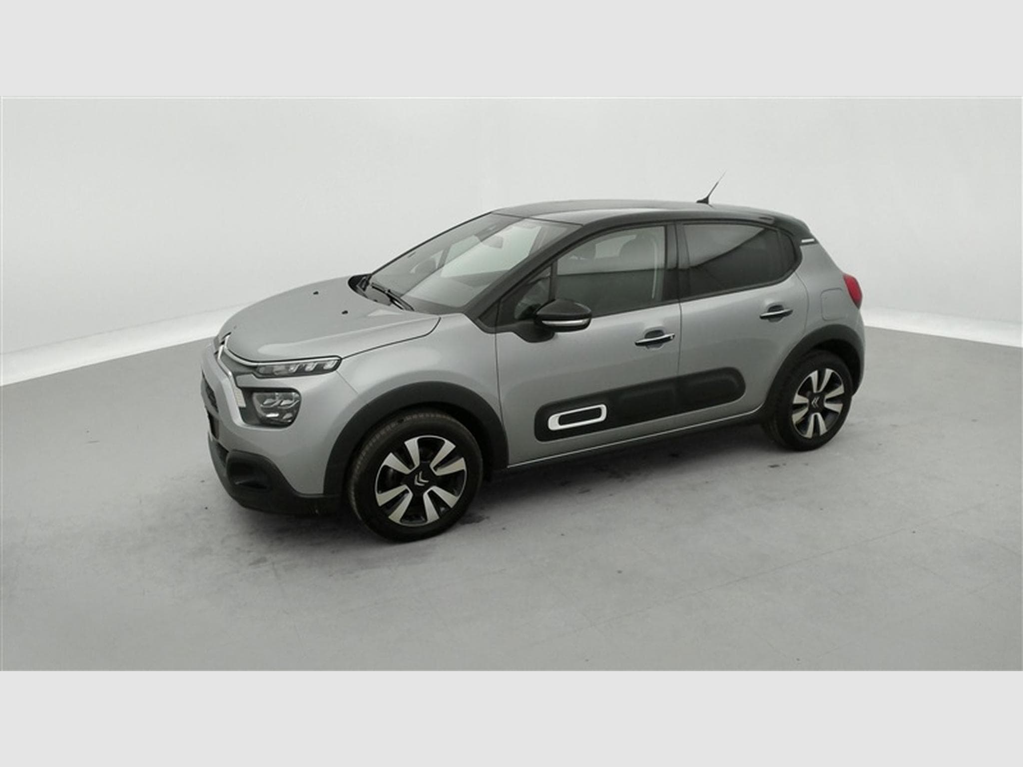 Citroen C3 1.2i PureTech Shine CARPLAY / FULL LED / JA 16" (2023) - Photo 20