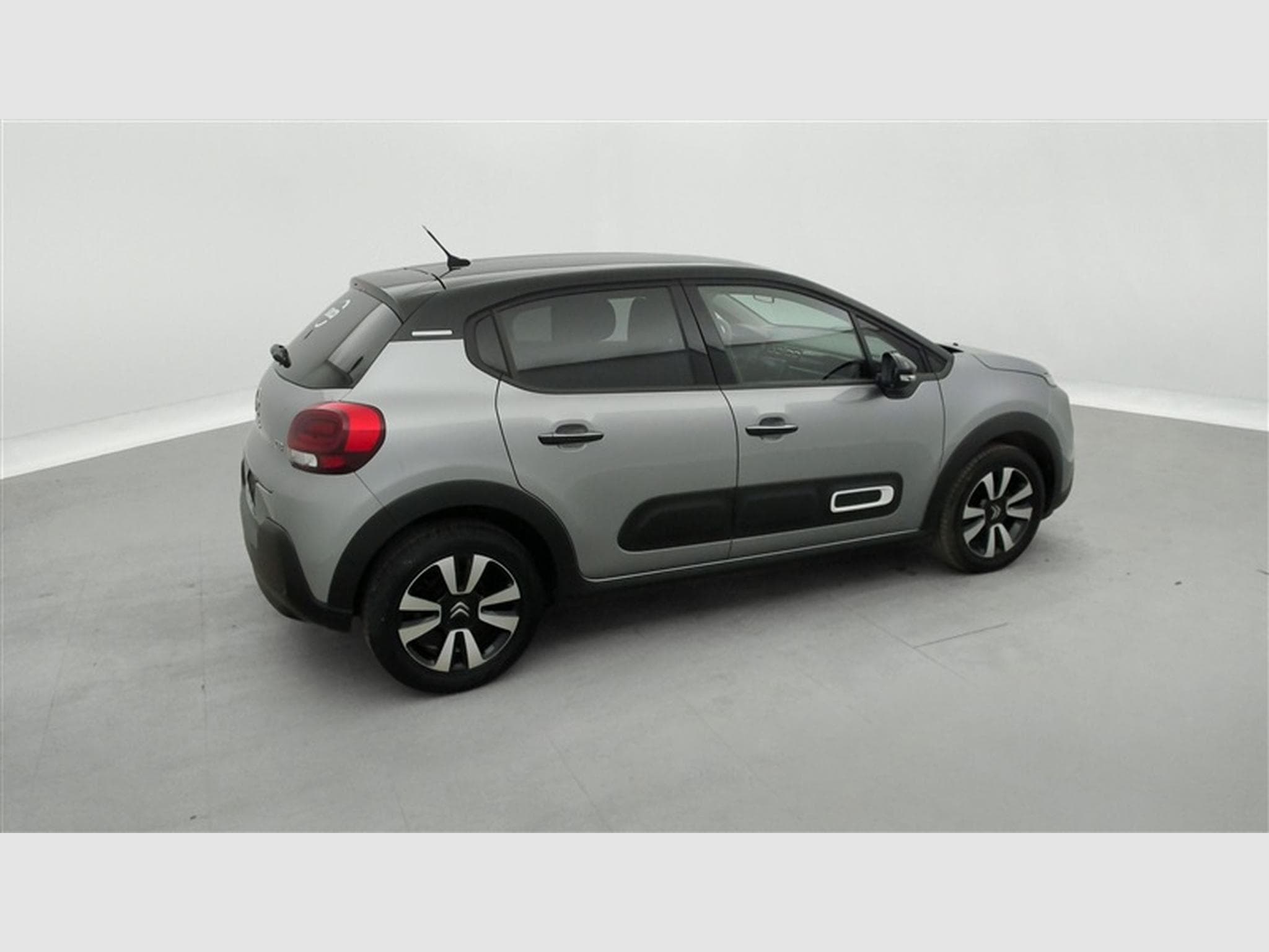 Citroen C3 1.2i PureTech Shine CARPLAY / FULL LED / JA 16" (2023) - Photo 24