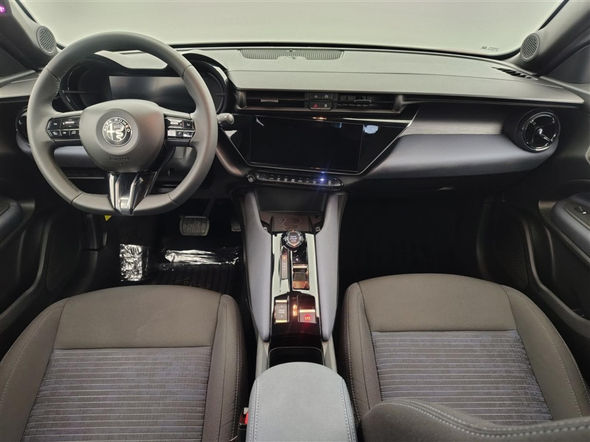 Alfa-Romeo Junior 1.2 Hybrid Ibrida 626 Edct6 *NAVI/CARPLAY/FULL LED/CAMERA* (2026) - Photo 8