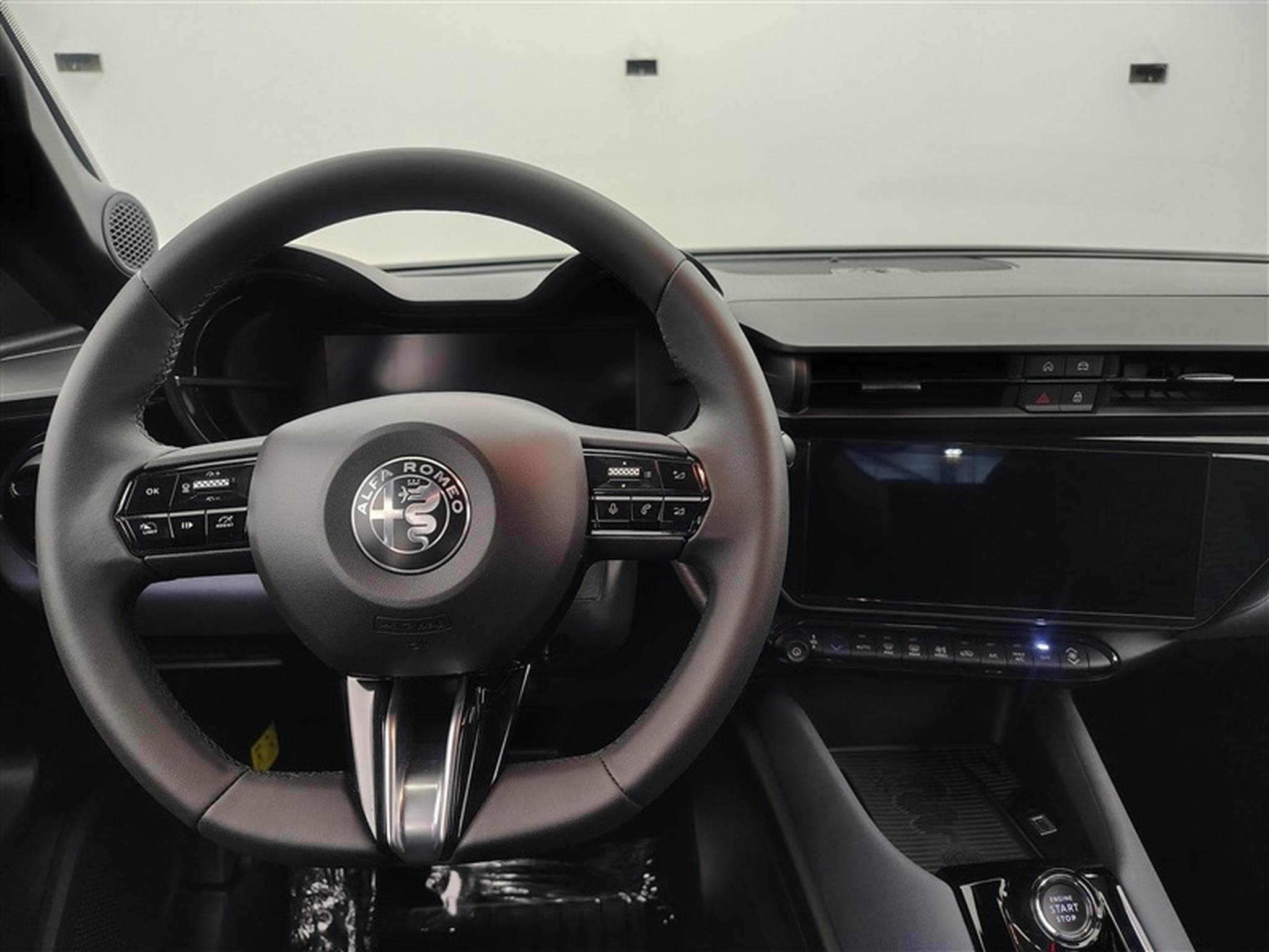 Alfa-Romeo Junior 1.2 Hybrid Ibrida 626 Edct6 *NAVI/CARPLAY/FULL LED/CAMERA* (2026) - Photo 9