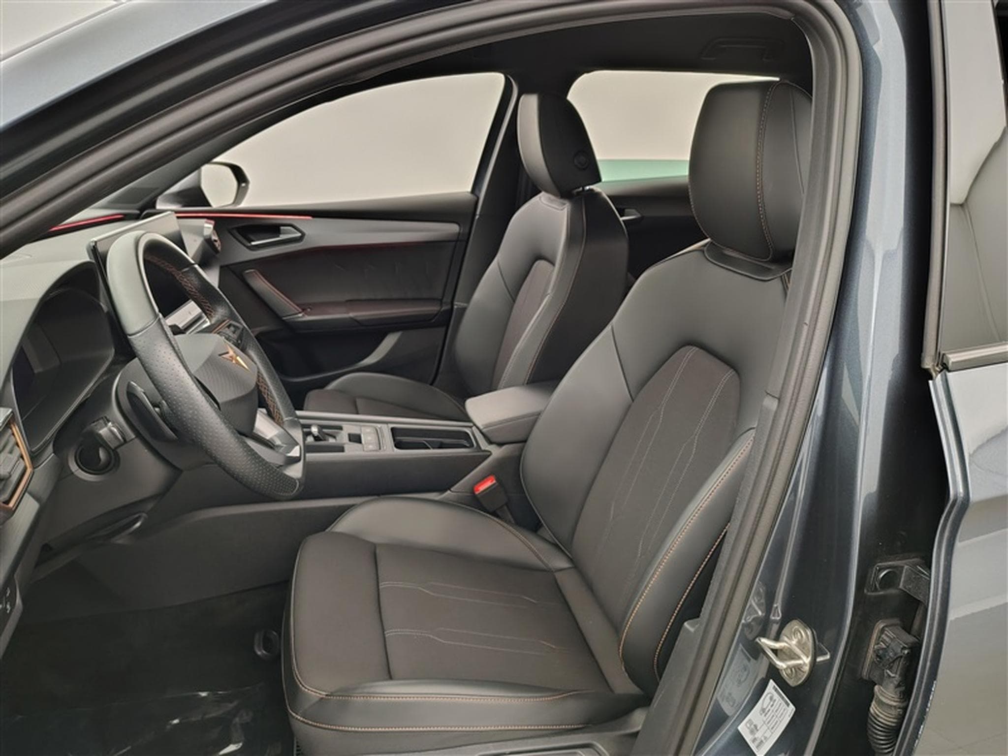 Cupra Leon 1.5 eTSI 150cv DSG  S-CUIR / NAVI / FULL LED / CARPLAY (2024) - Photo 7