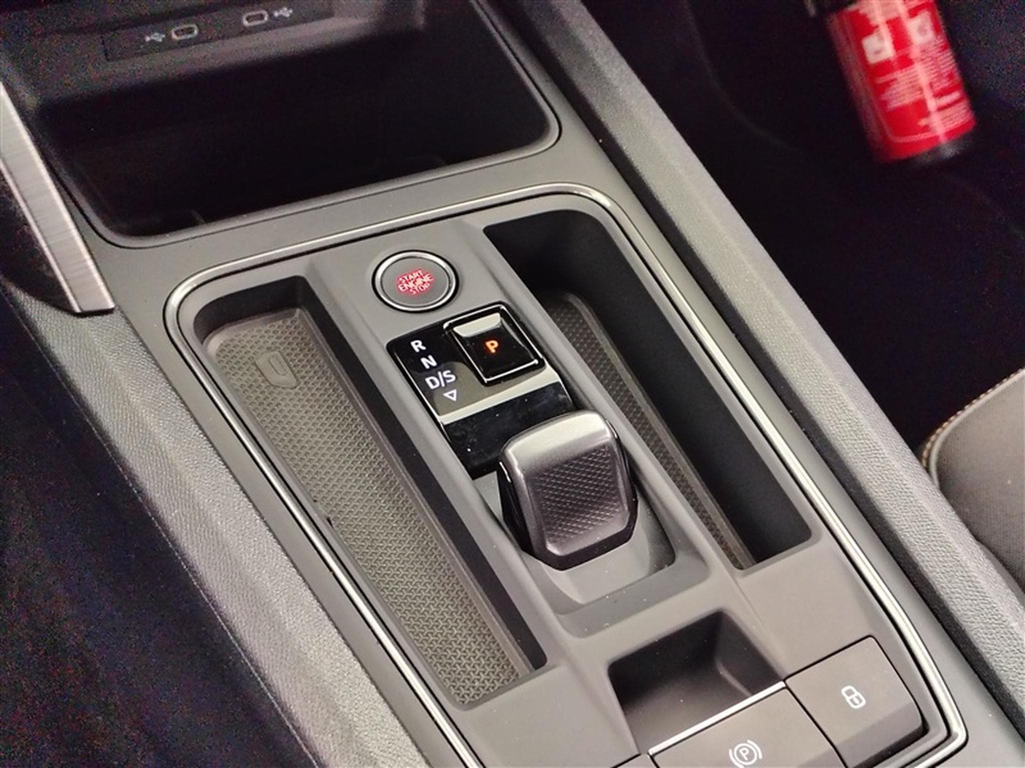 Cupra Leon 1.5 eTSI 150cv DSG  S-CUIR / NAVI / FULL LED / CARPLAY (2024) - Photo 12
