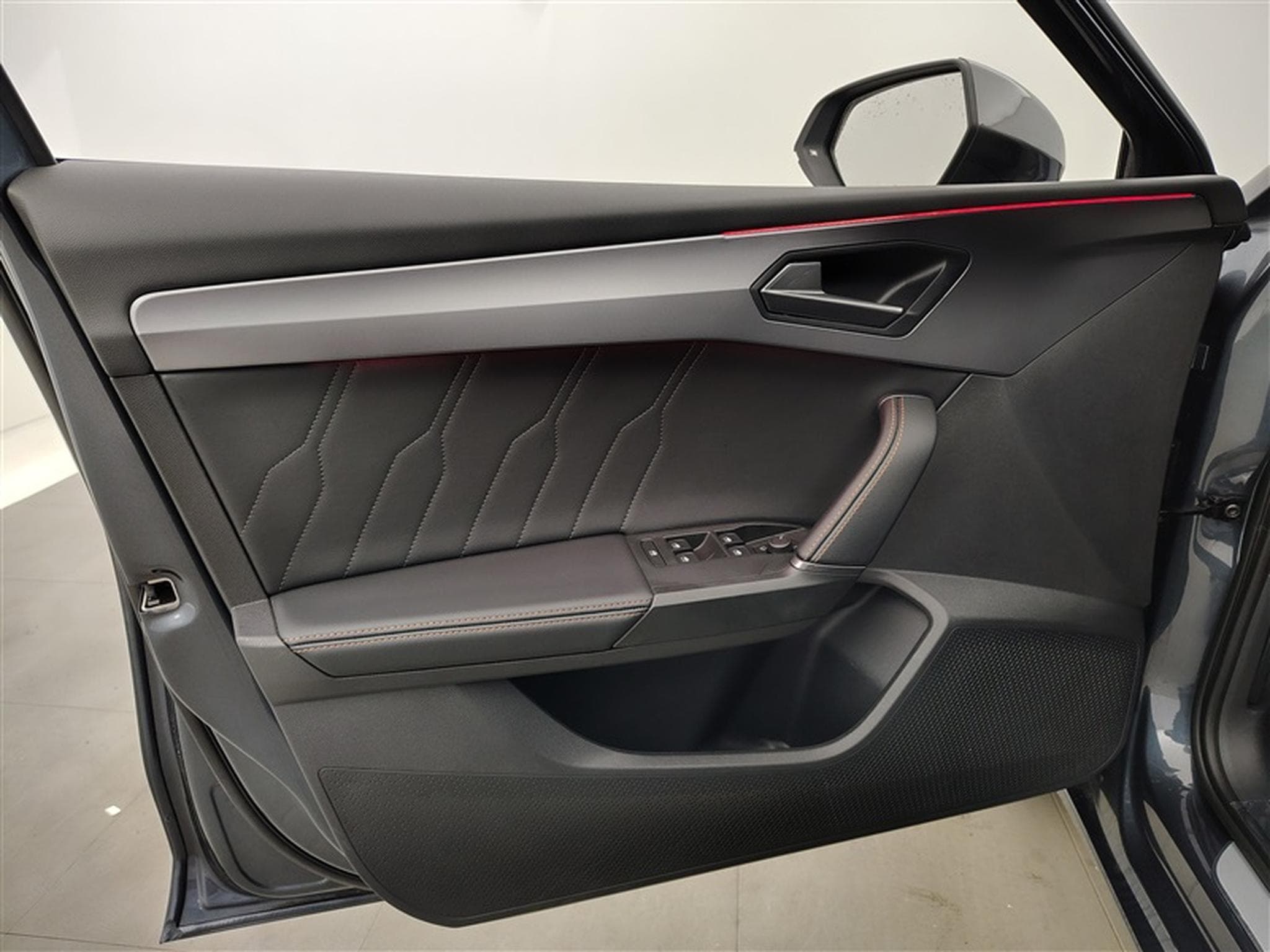 Cupra Leon 1.5 eTSI 150cv DSG  S-CUIR / NAVI / FULL LED / CARPLAY (2024) - Photo 17