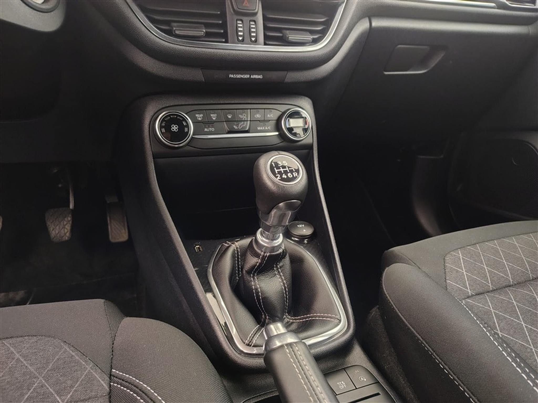 Ford Fiesta 1.0 EcoBoost ACTIVE (2020) - Photo 12