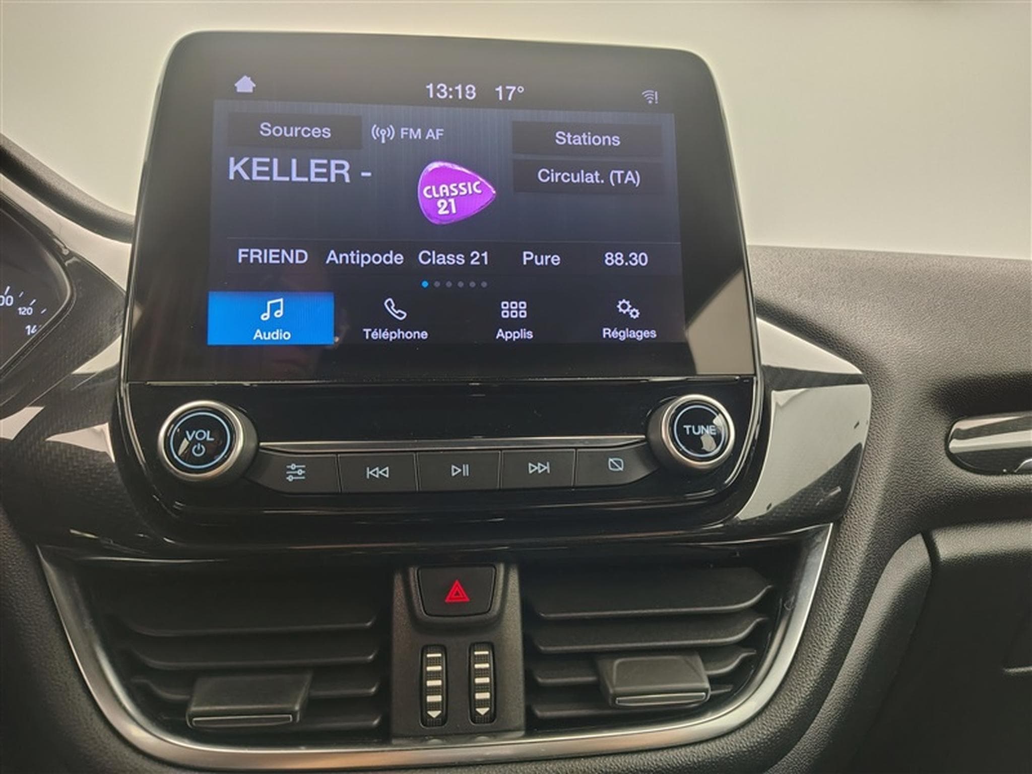 Ford Fiesta 1.0 EcoBoost ACTIVE (2020) - Photo 11