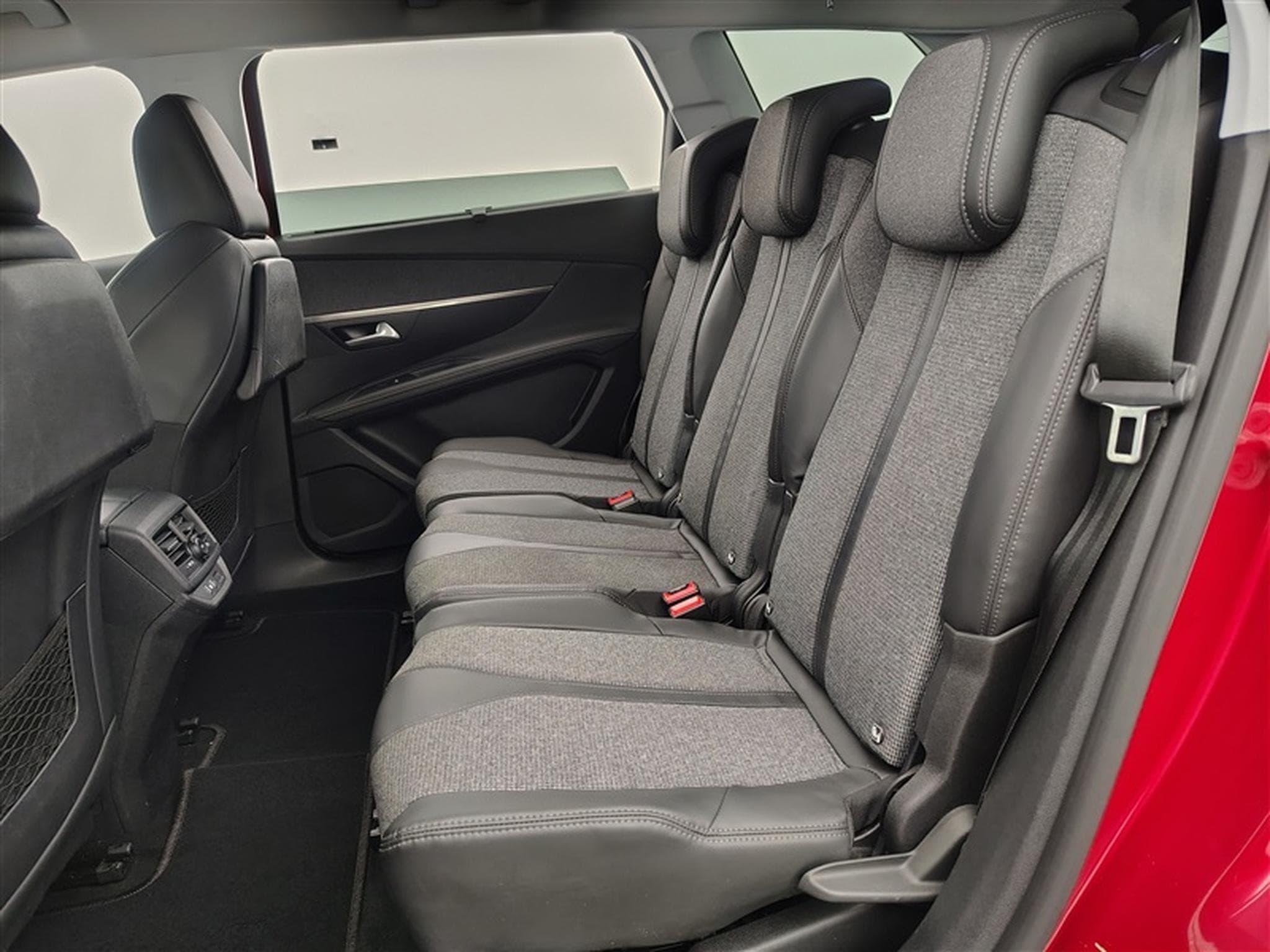 Peugeot 5008 1.2 PureTech 130Cv Allure Pack 7PL/ S-CUIR / NAVI / FULL LED (2020) - Photo 13