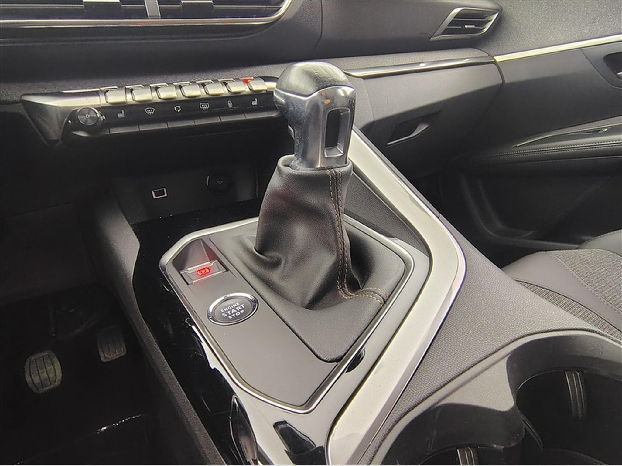 Peugeot 5008 1.2 PureTech 130Cv Allure Pack 7PL/ S-CUIR / NAVI / FULL LED (2020) - Photo 12